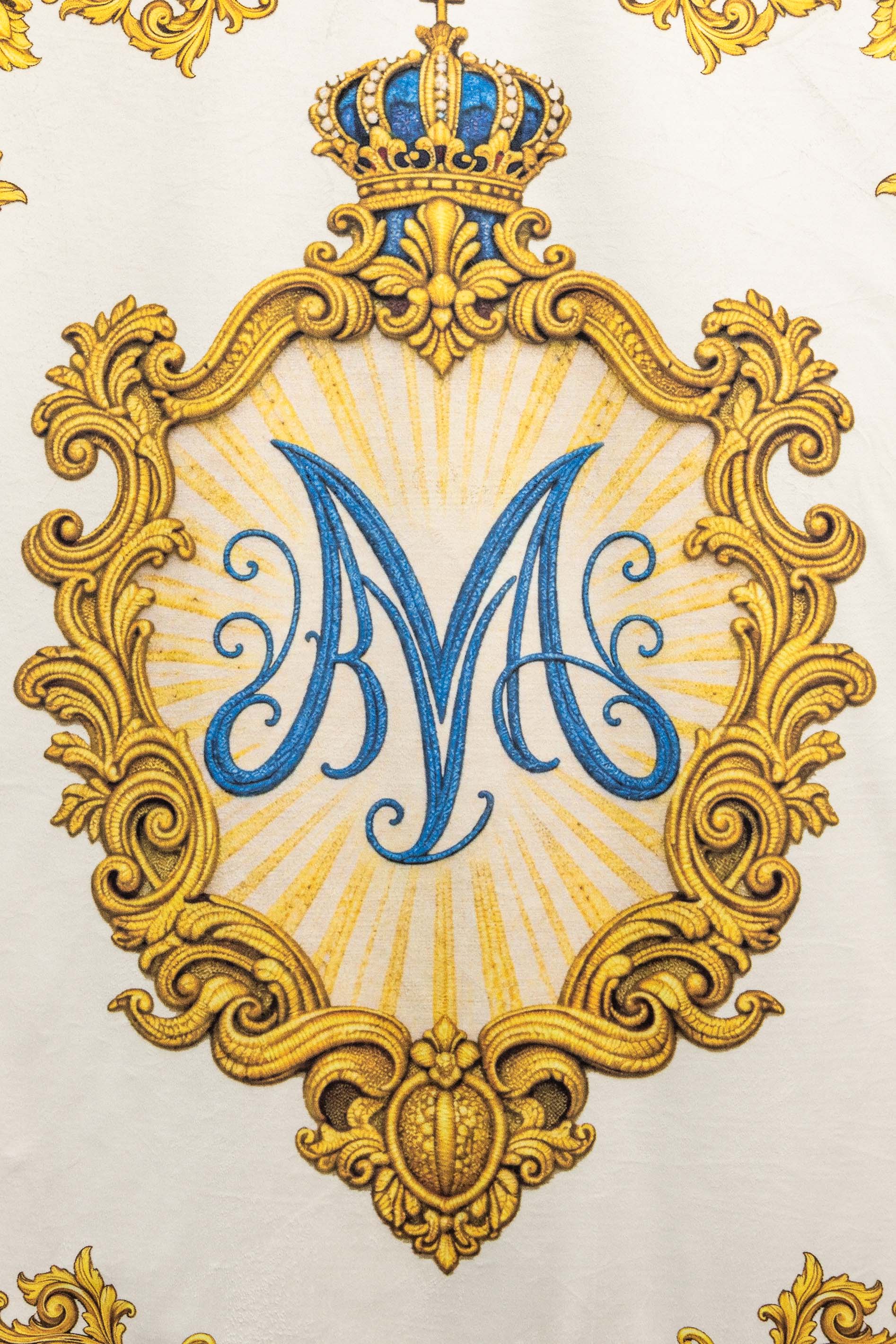 Chorągiew maryjna drukowana dwustronna z symbolem Serca i monogramem