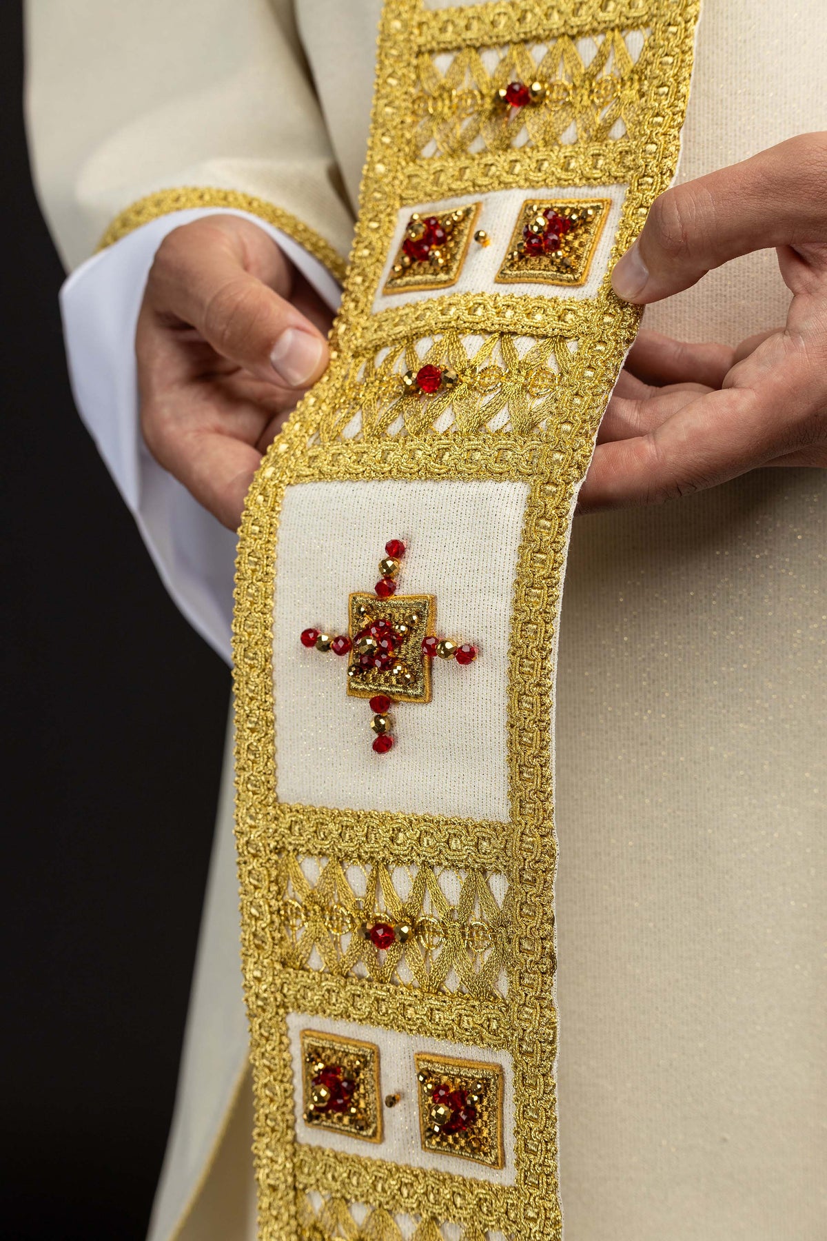 Ręcznie wykonany ornat z naturalnymi kamieniami Handmade 7005