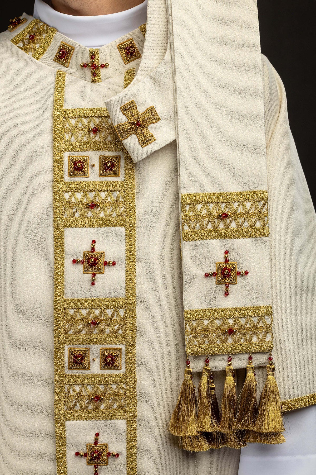 Ręcznie wykonany ornat z naturalnymi kamieniami Handmade 7005
