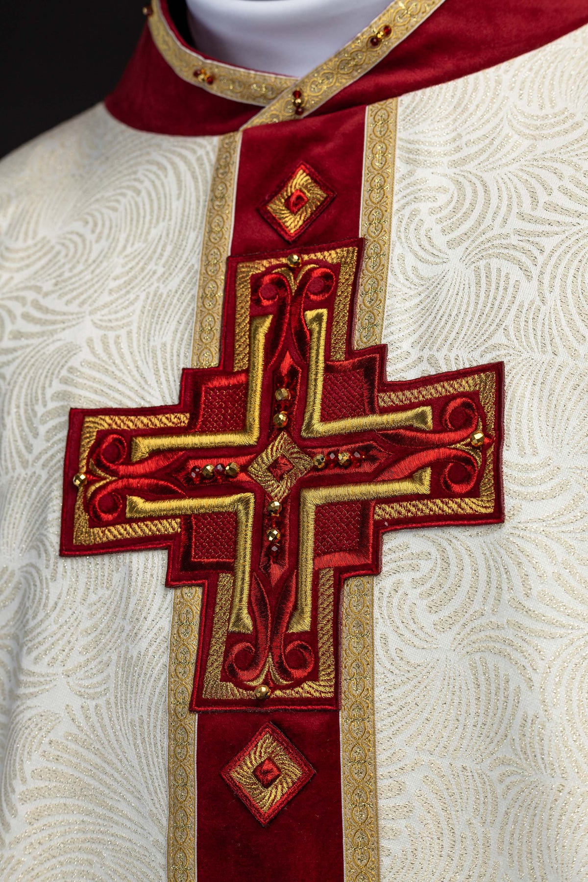 Ręcznie wykonany ornat z naturalnymi kamieniami Handmade 7012