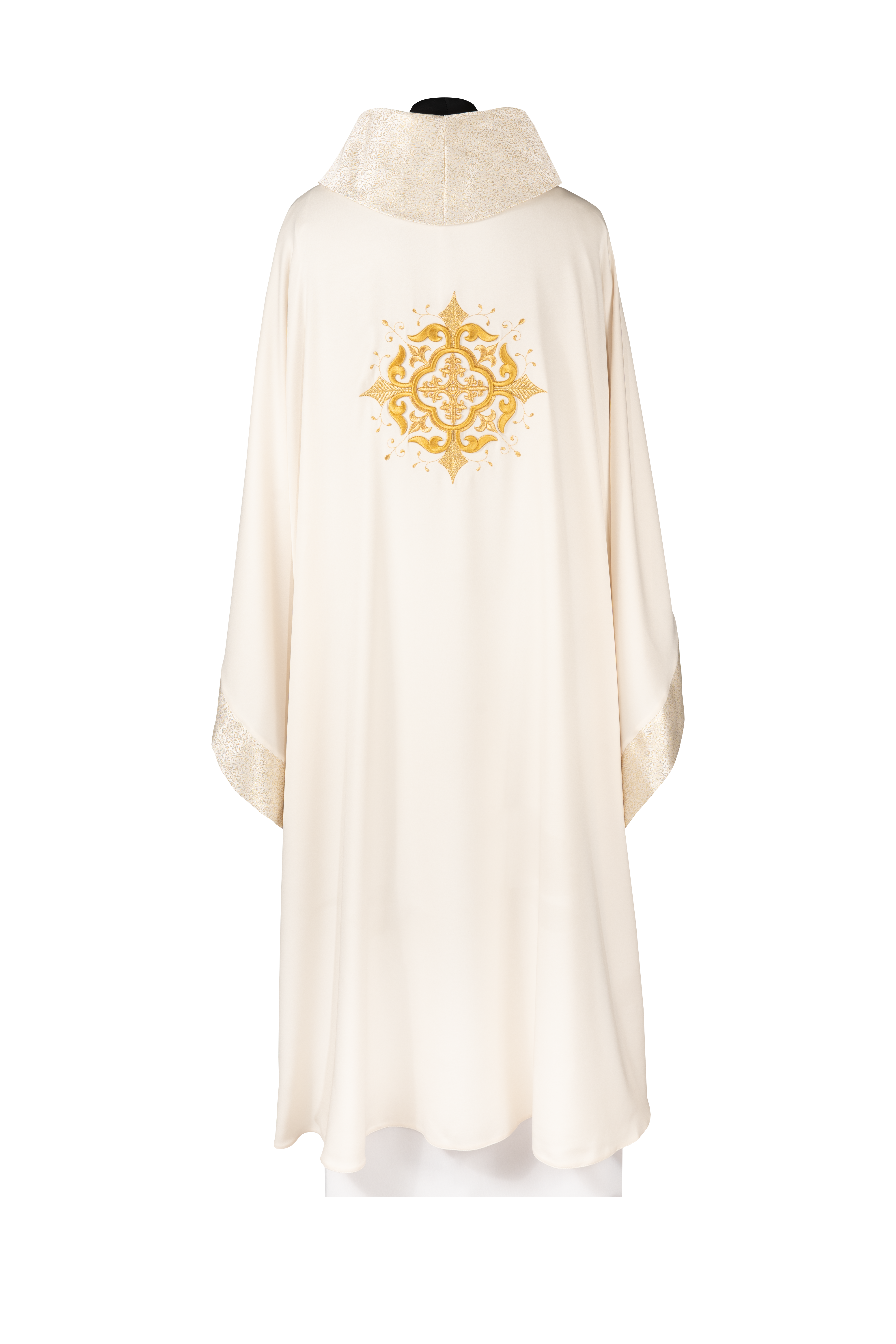 Ornat liturgiczny z haftowanym motywem krzyża i bogatym wykończeniem ecru - ORNATY.PL