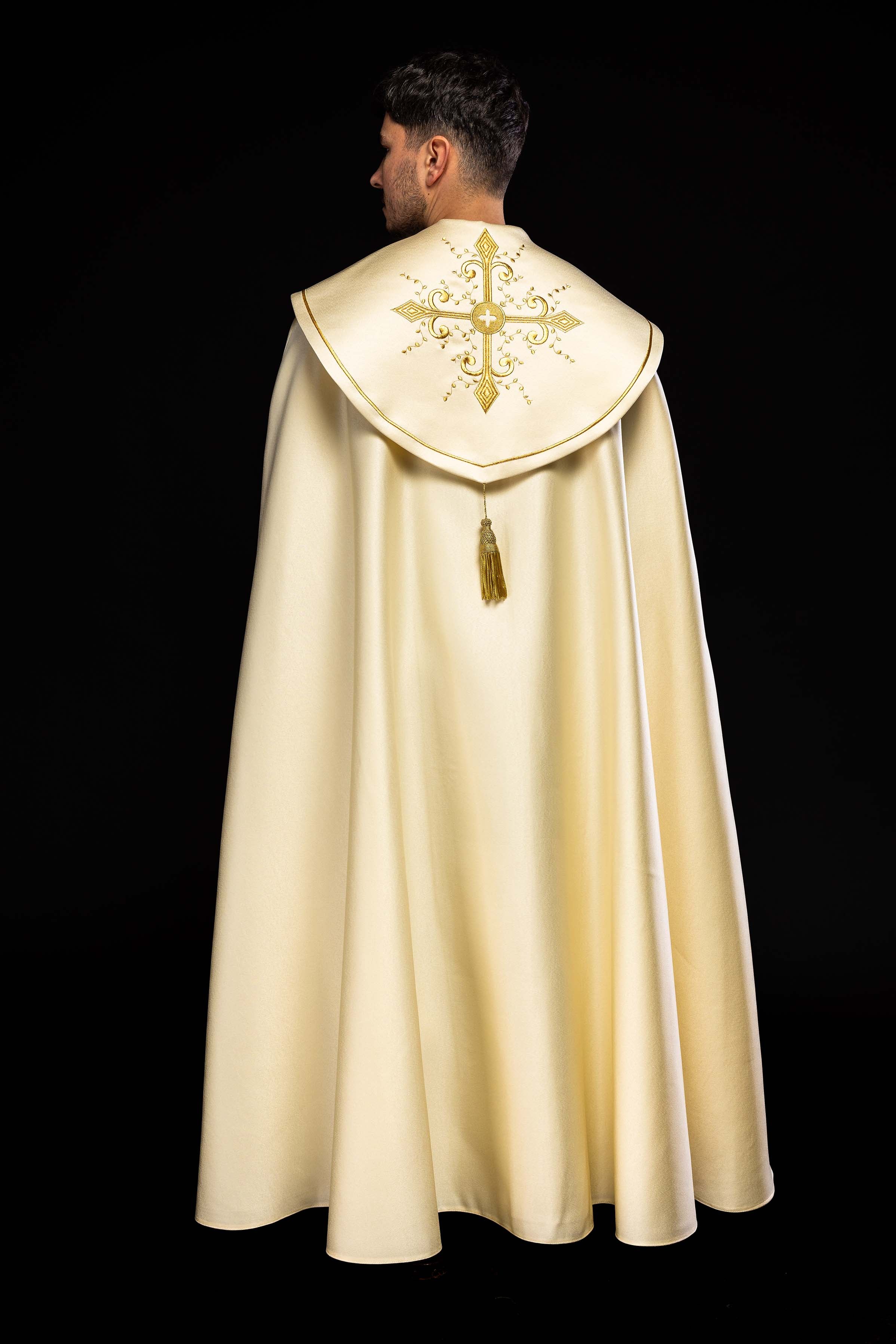 Kapa liturgiczna haftowana ecru - ORNATY.PL