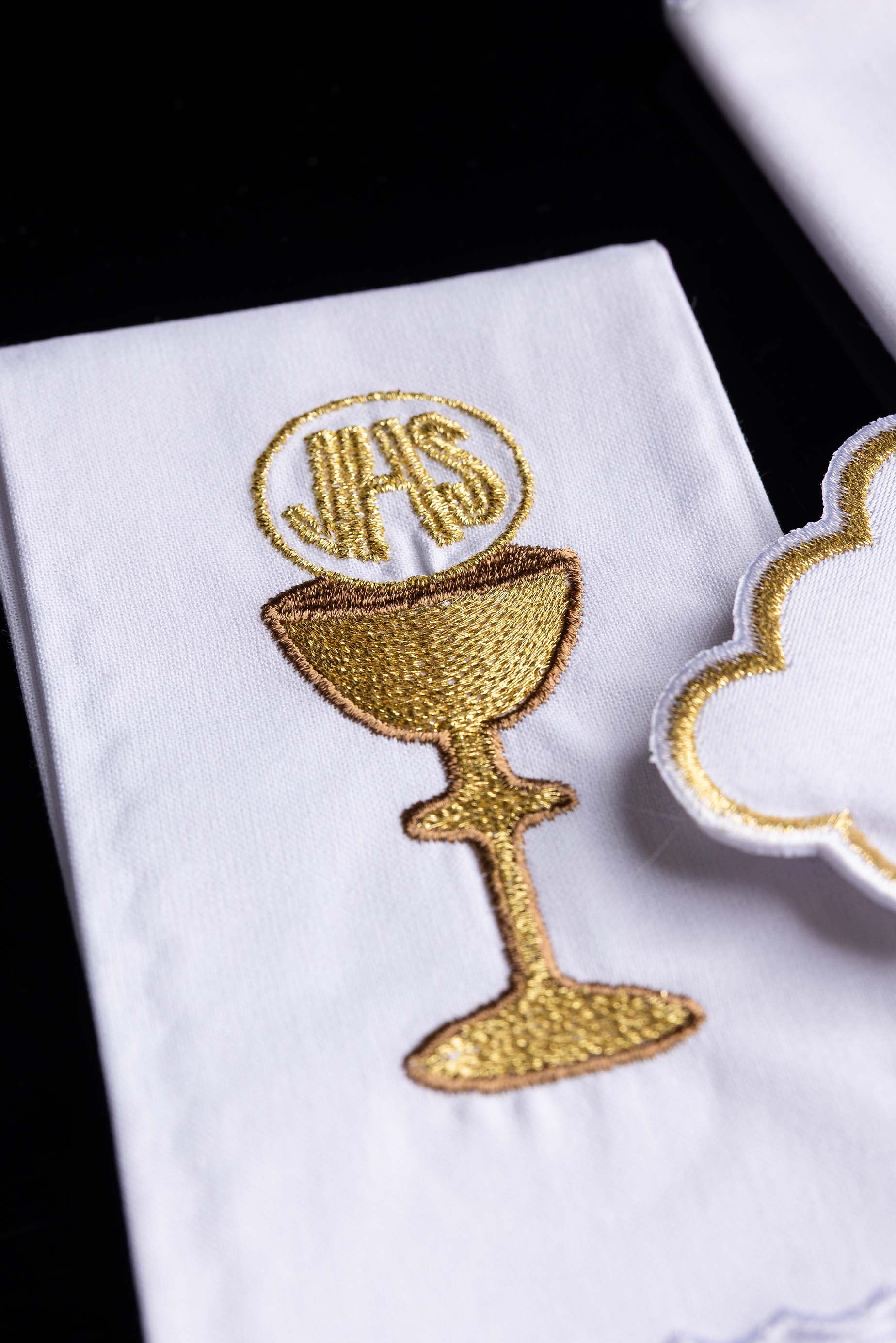 Bielizna kielichowa haftowana z motywem kielicha - ORNATY.PL