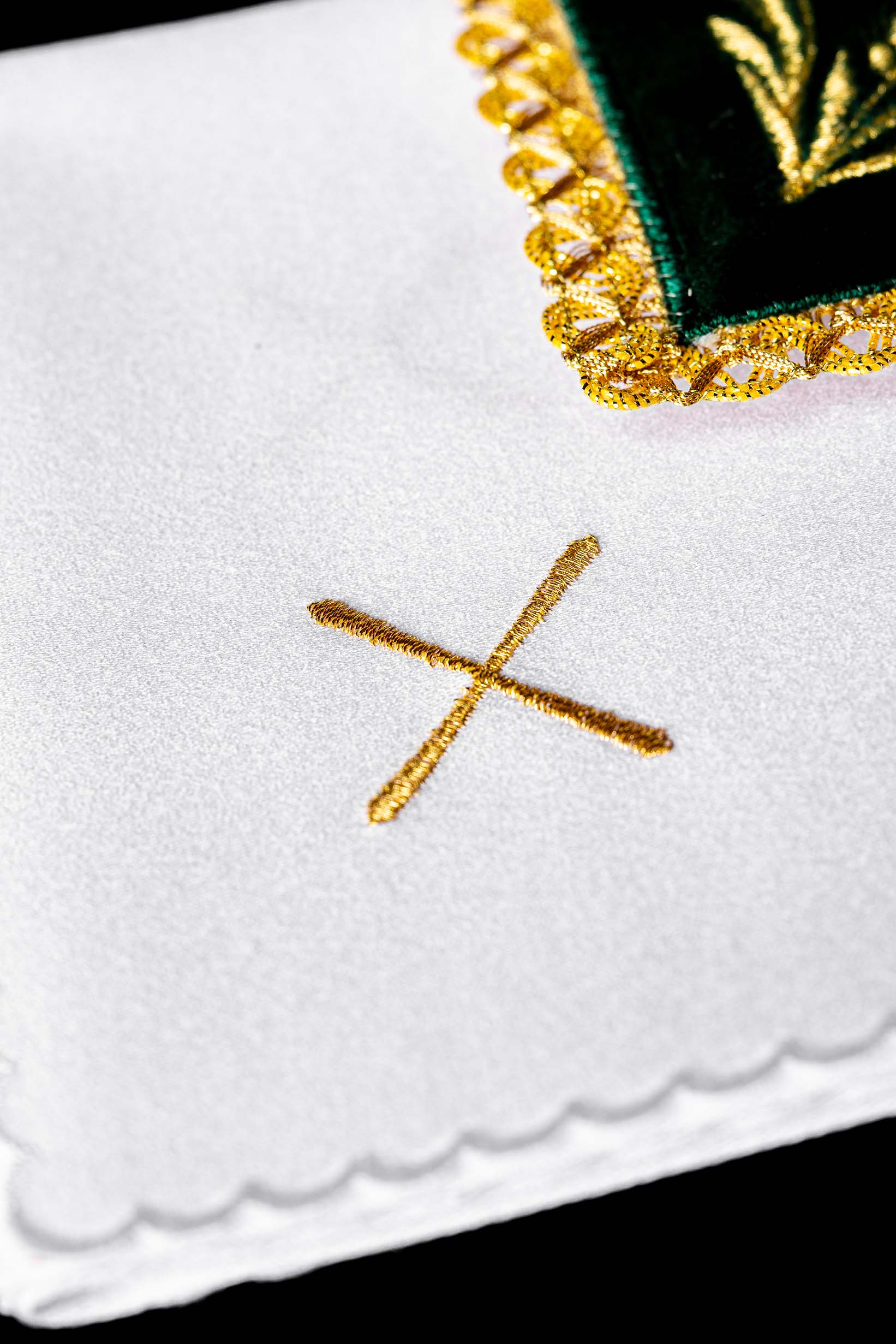 Bielizna kielichowa haftowana aksamitna Zielona