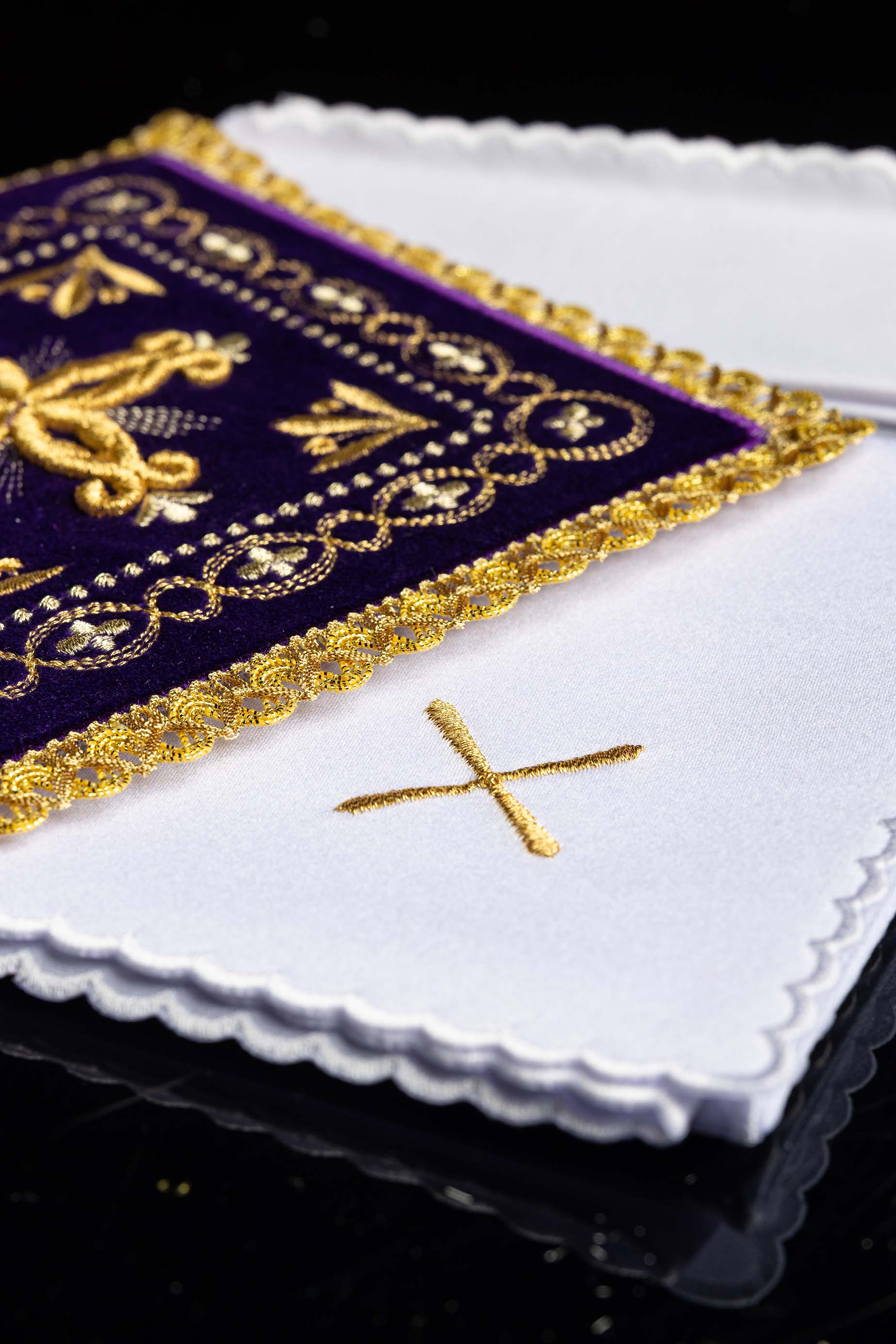 Bielizna kielichowa haftowana fioletowy aksamit - ORNATY.PL