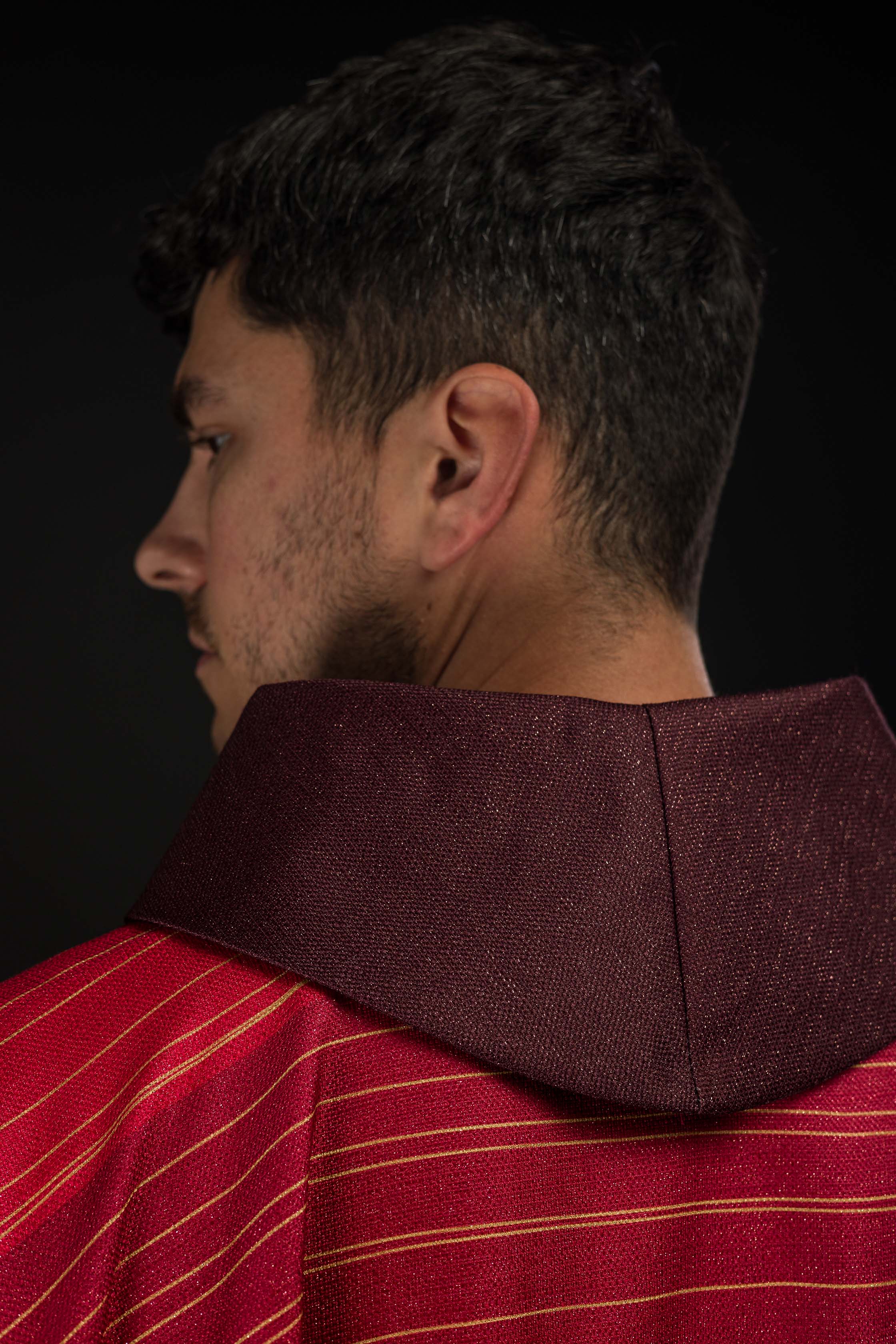 Ornat drukowany z Krzyżem Jerozolimskim czerwony