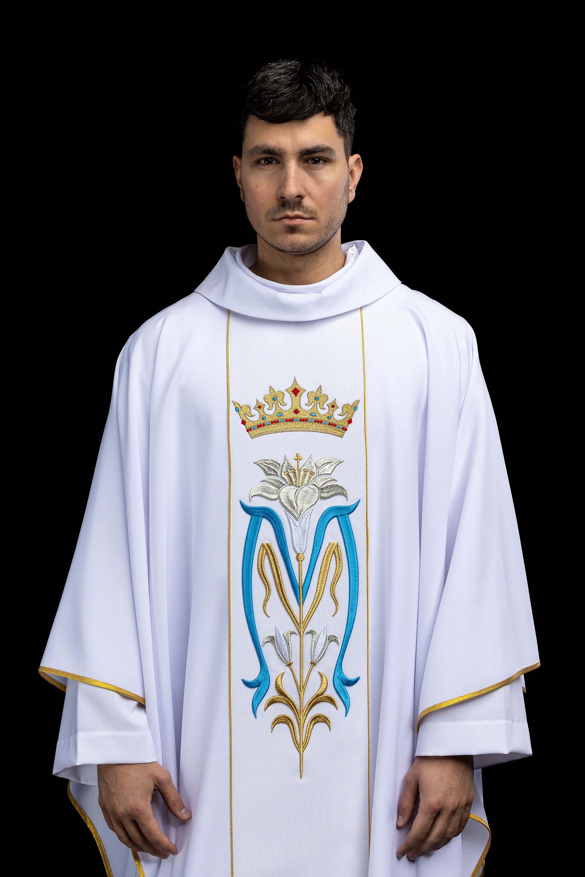 Ornat liturgiczny Maryjny haftowany z koroną w kolorze białym - ORNATY.PL