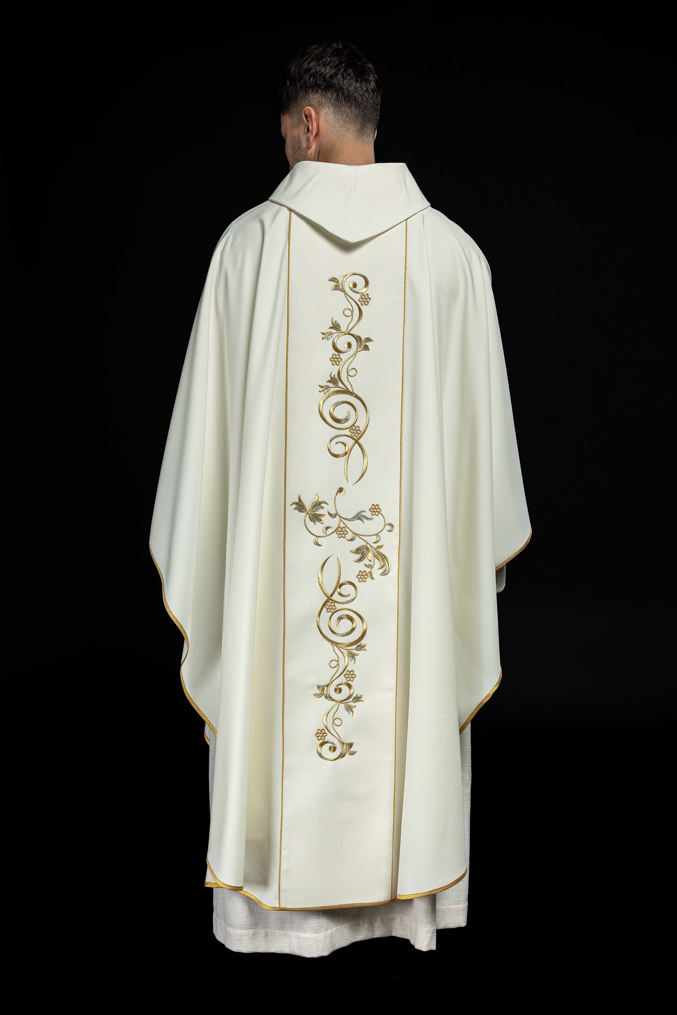 Ornat liturgiczny Maryjny z pasem haftowanym ecru - ORNATY.PL