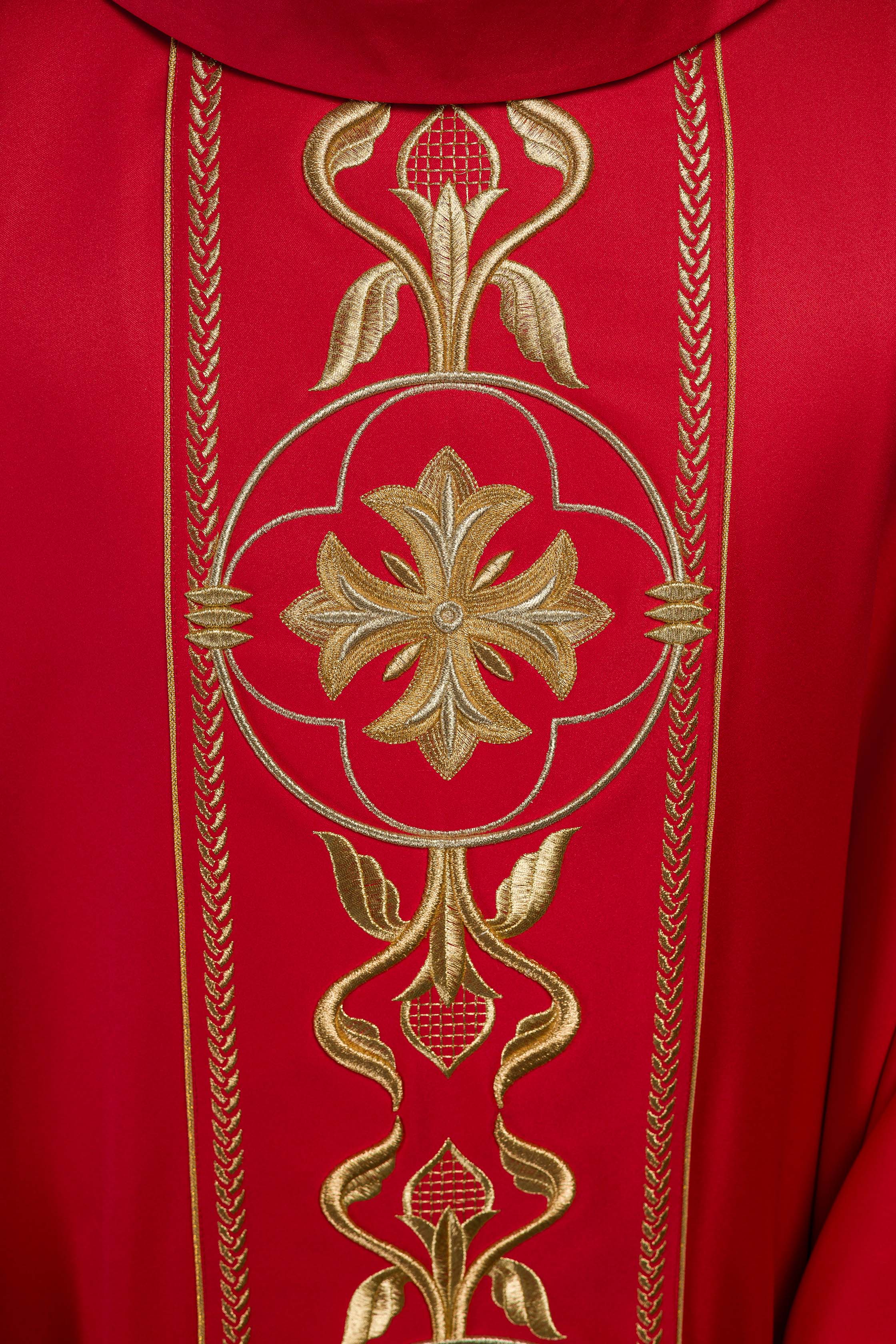 Ornat haftowany czerwony z Ozdobnym Pasem - ORNATY.PL
