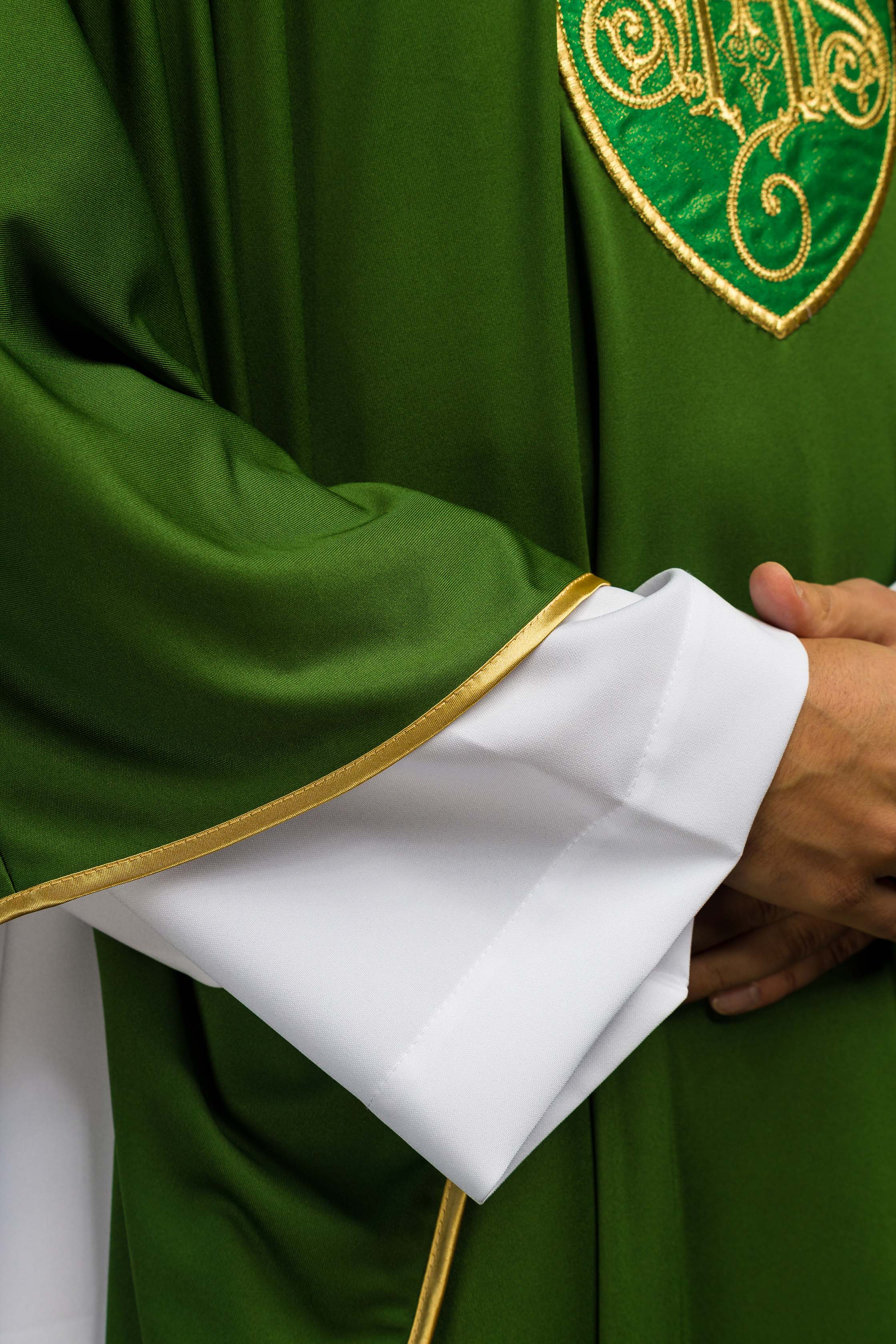 Ornat haftowany z IHS lekka dzianina SACROLITE