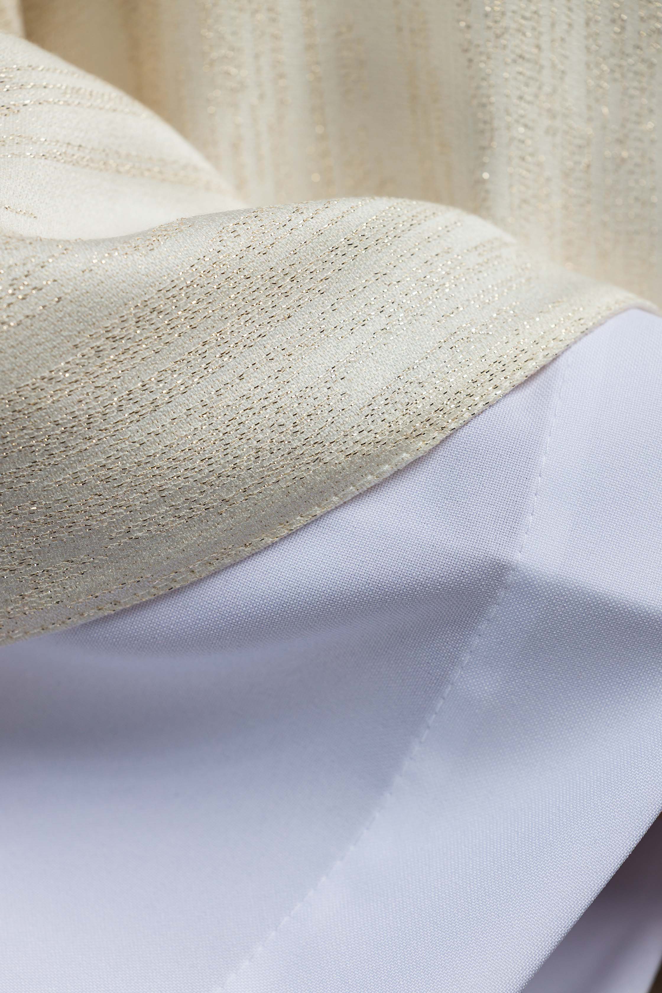 Ornat haftowany z Krzyżem Jerozolimskim ecru