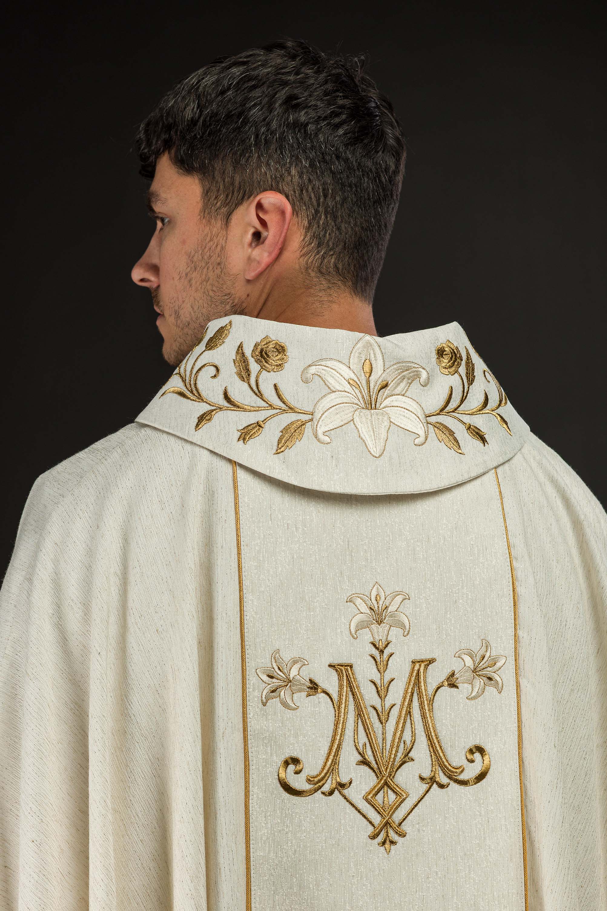 Ornat haftowany z wizerunkiem Matki Boskiej Licheńskiej - ORNATY.PL