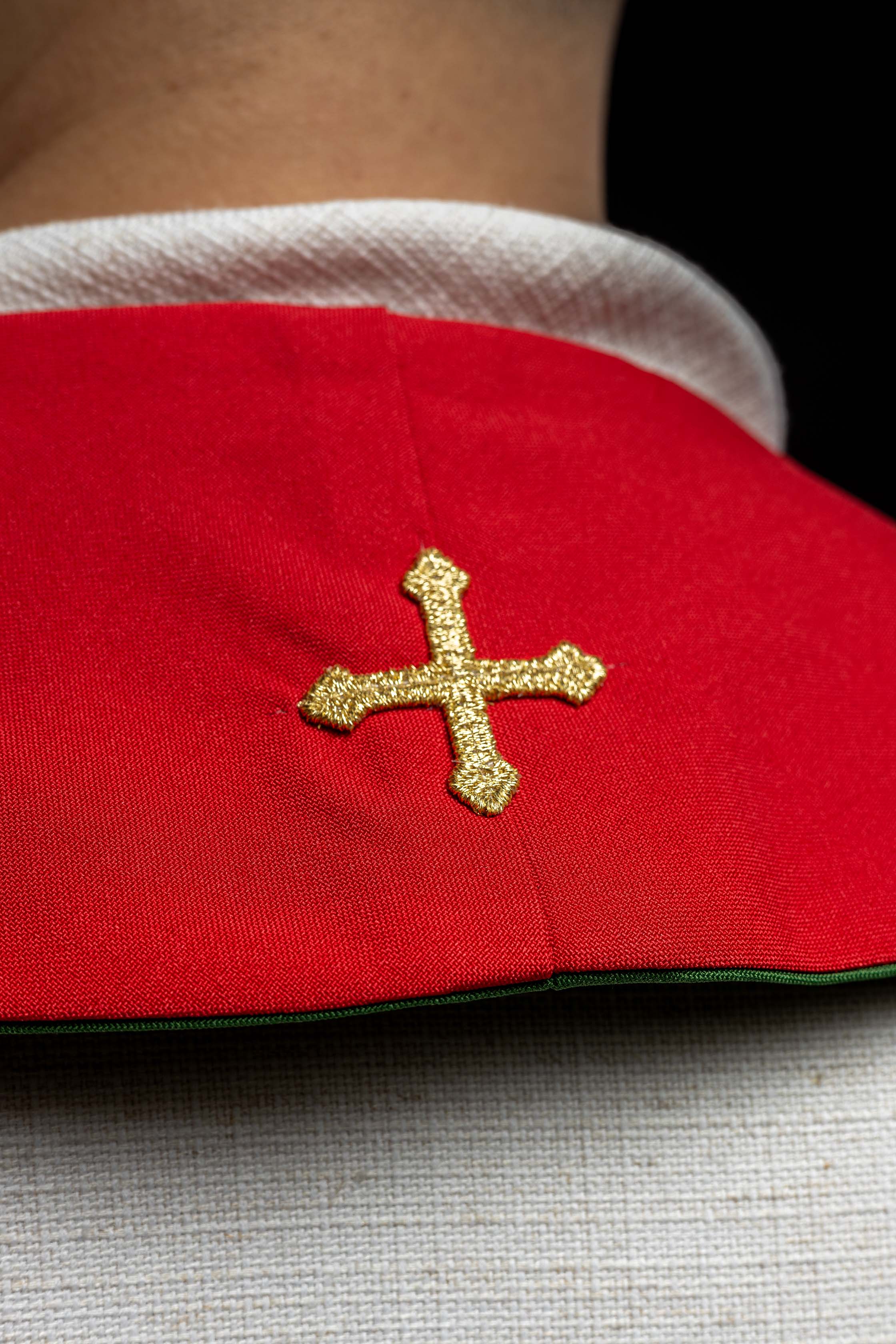 Dwustronna stuła kapłańska haftowana zielono-czerwona Krzyż Jerozolimski - ORNATY.PL