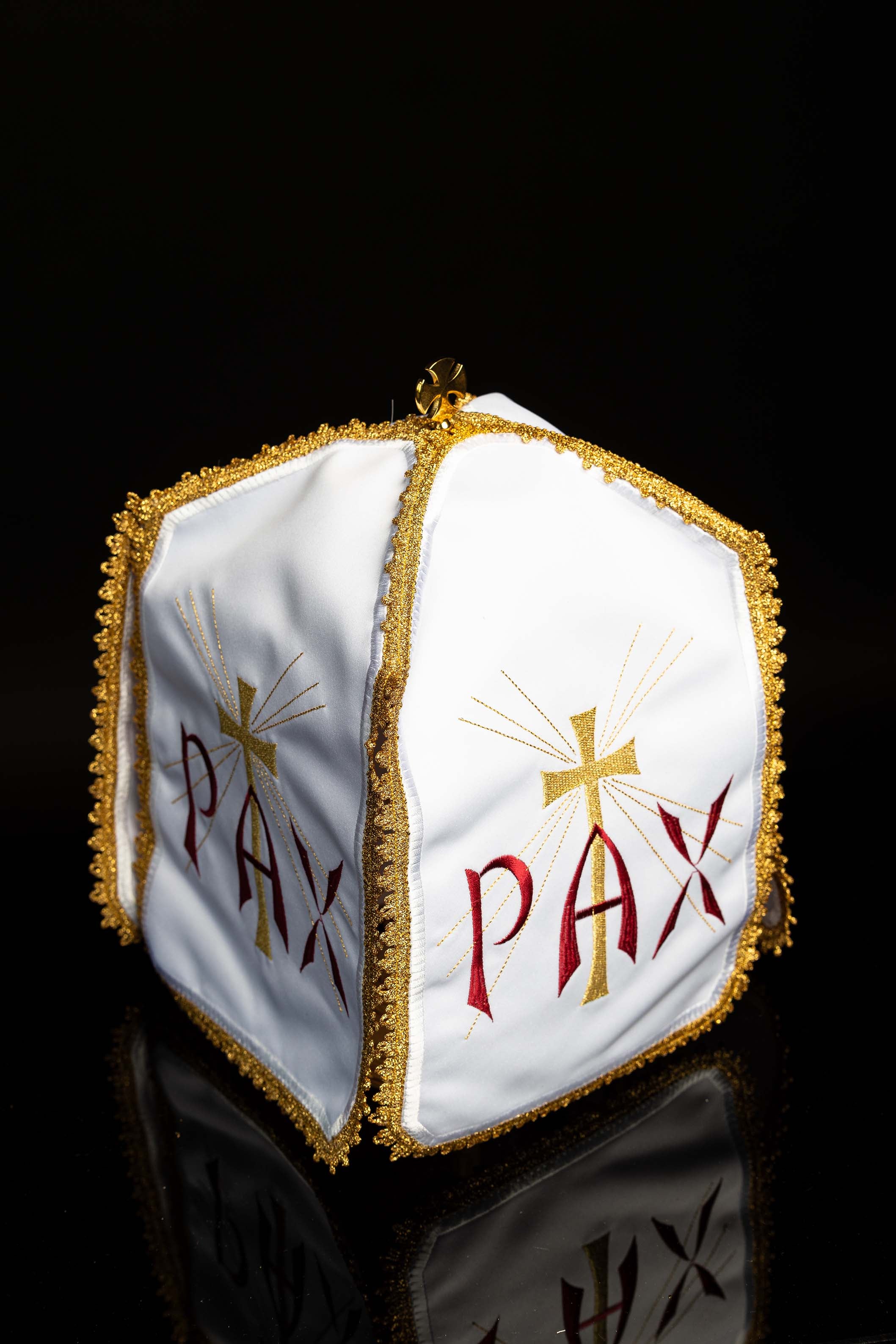 Welon na puszkę z haftem Pax