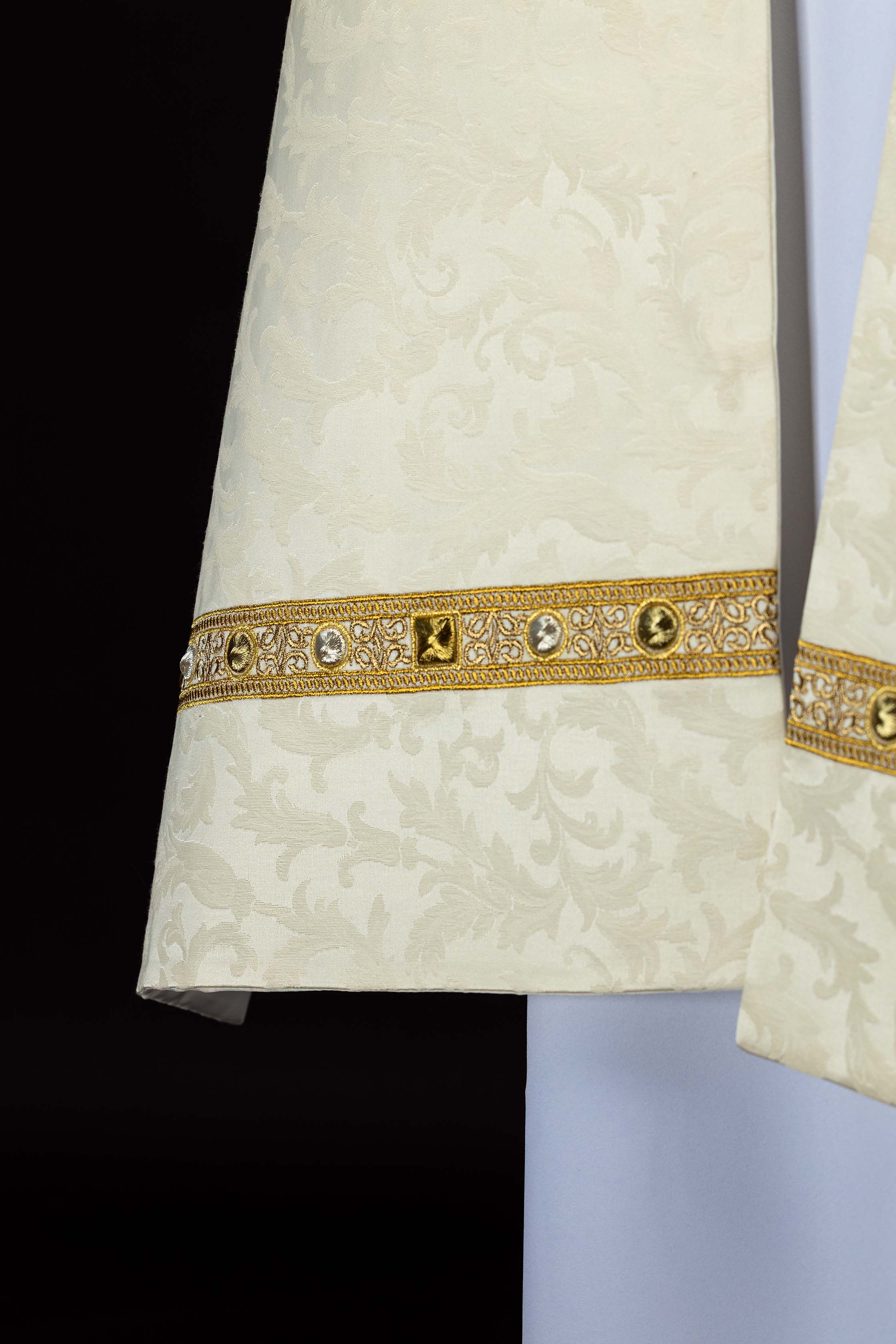 Welon z haftem baranka wielkanocnego na tkaninie żakardowej - ORNATY.PL