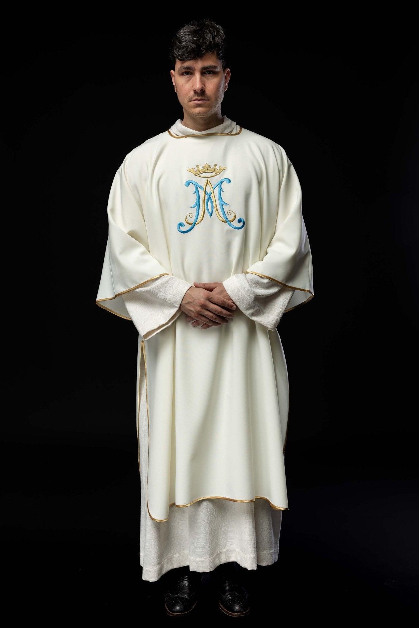 Dalmatyka z haftem Maryjnym ecru