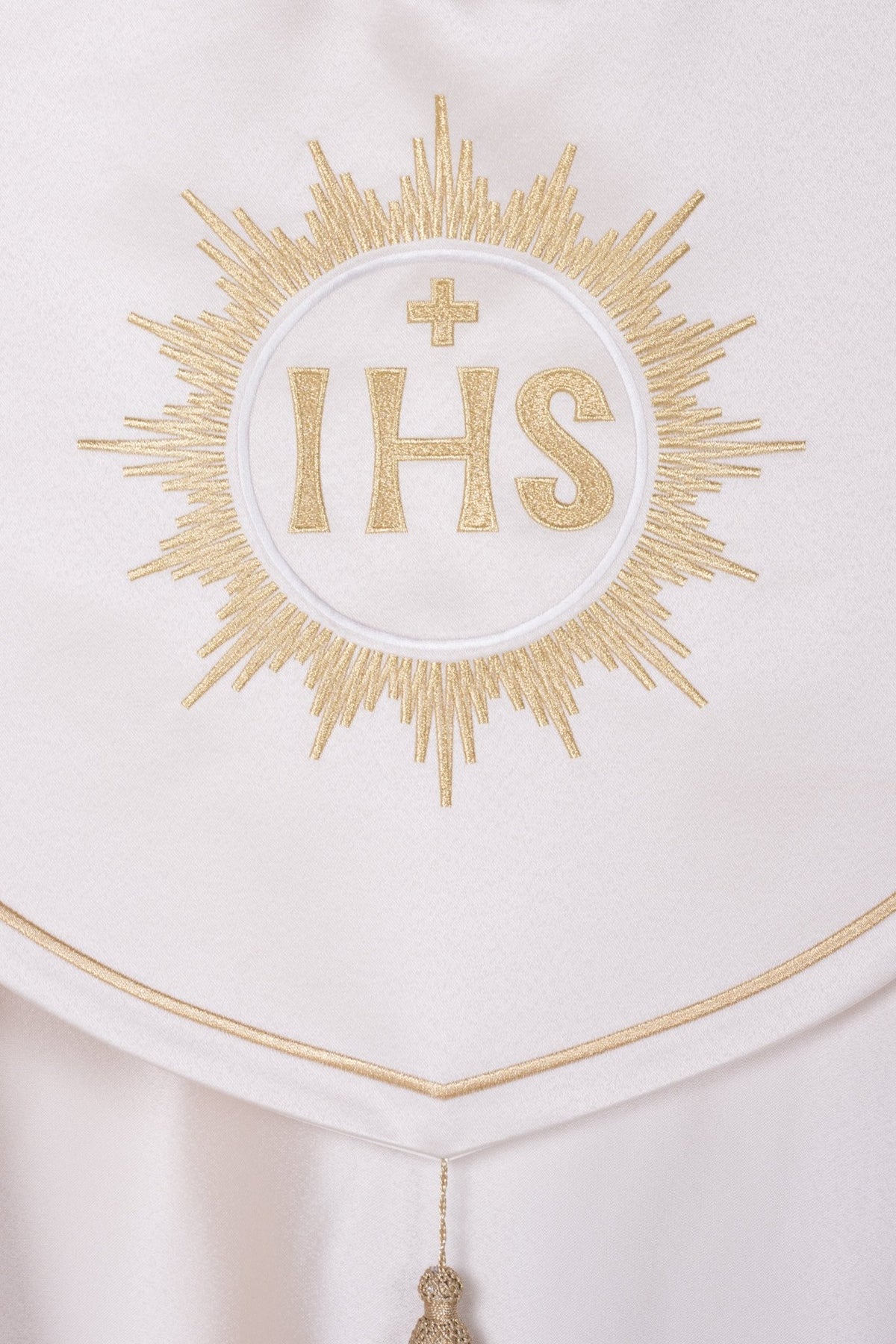 Kapa eucharystyczna z motywem IHS ecru