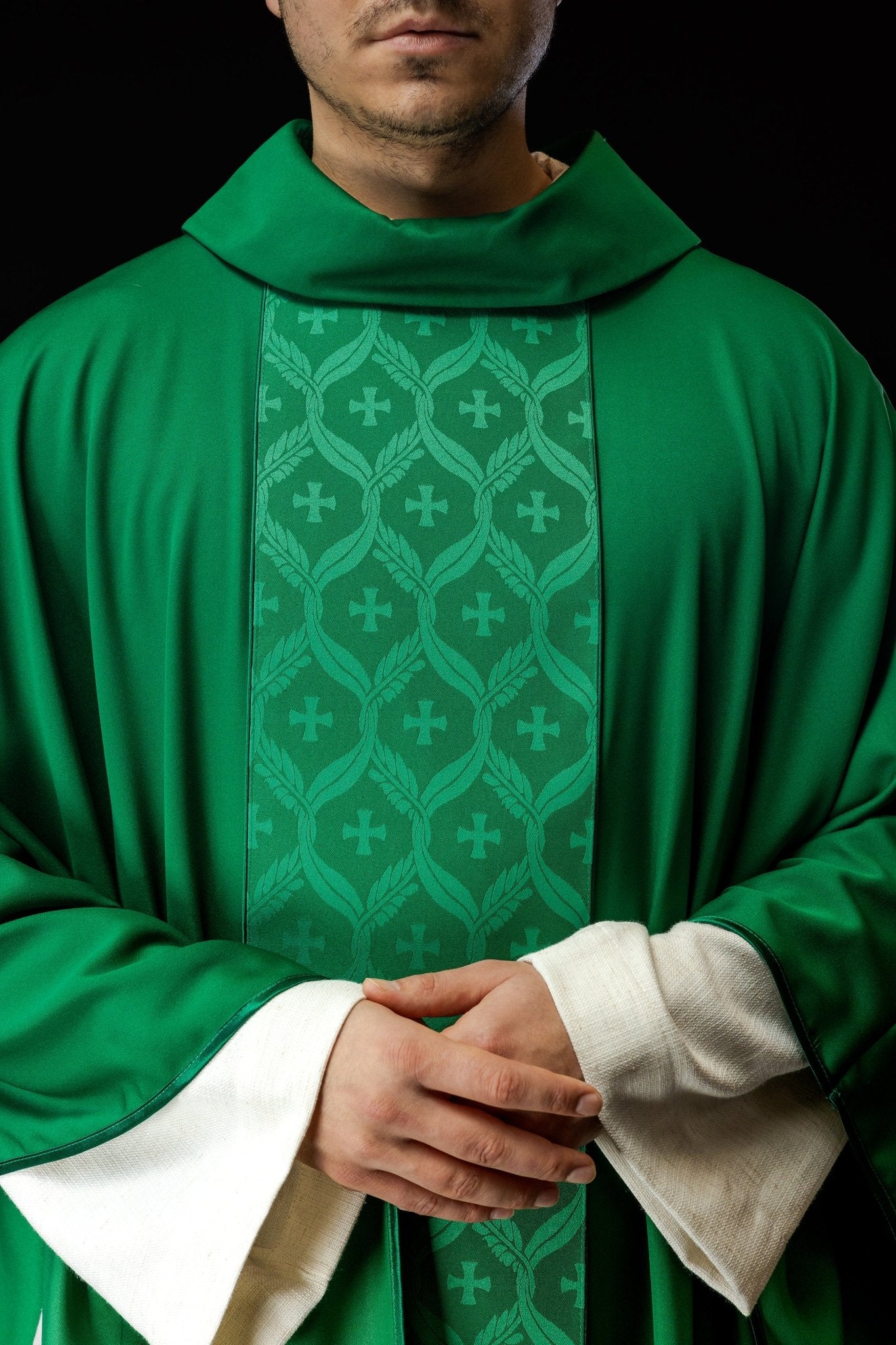 Ornat zielony z żakardowym pasem w krzyże