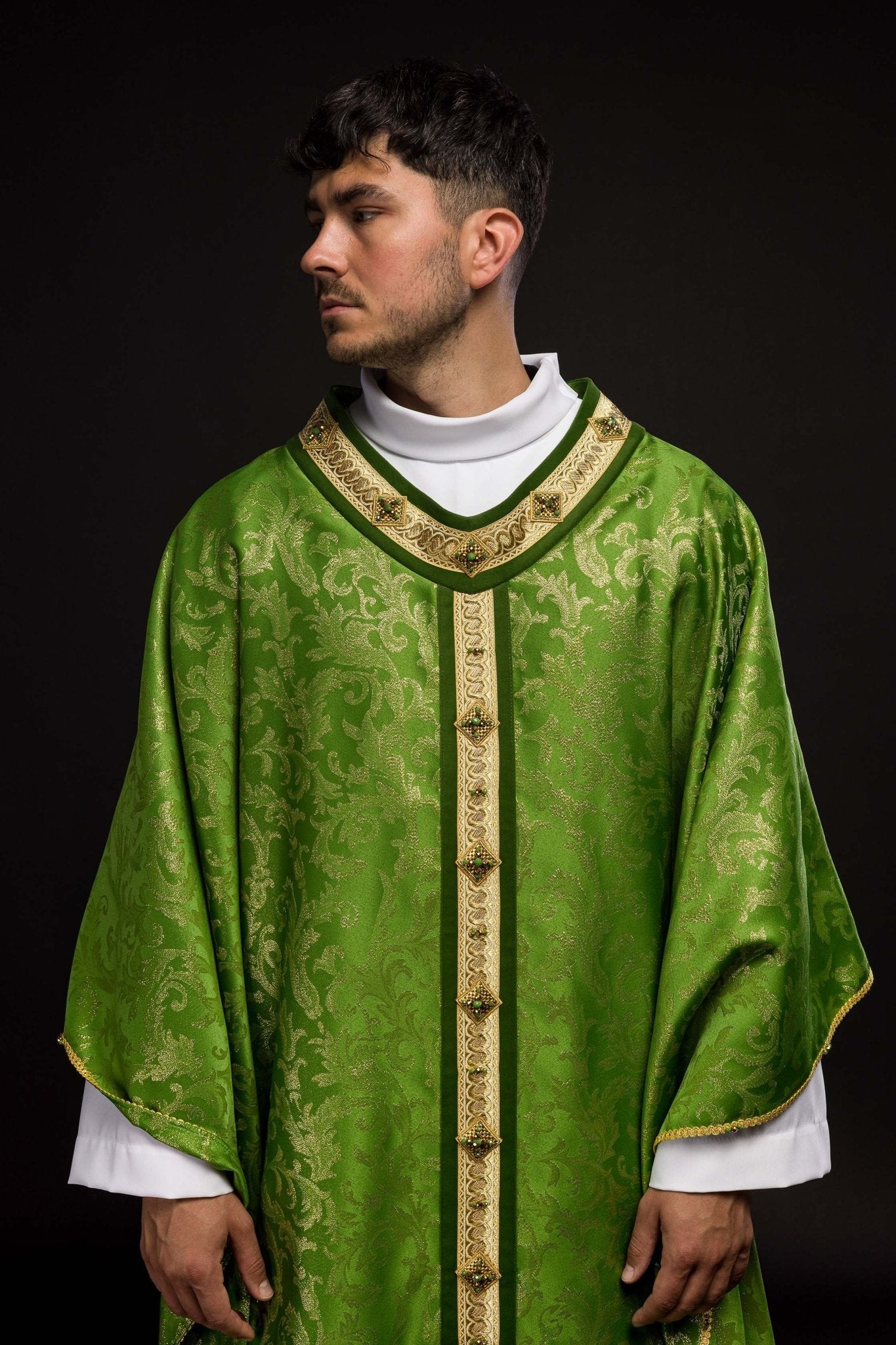 Ręcznie wykonany ornat z naturalnymi kamieniami Handmade 7003