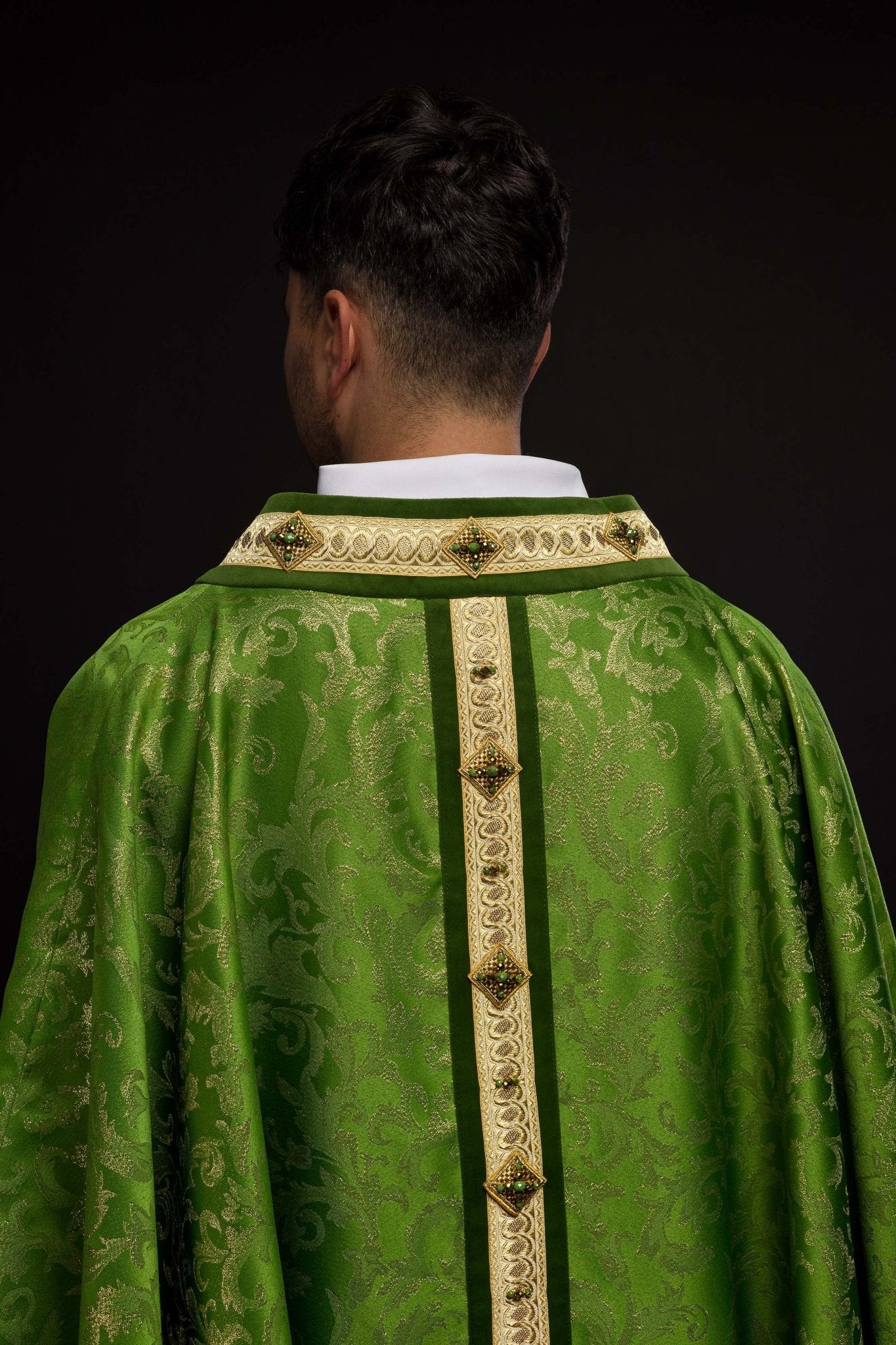 Ręcznie wykonany ornat z naturalnymi kamieniami Handmade 7003