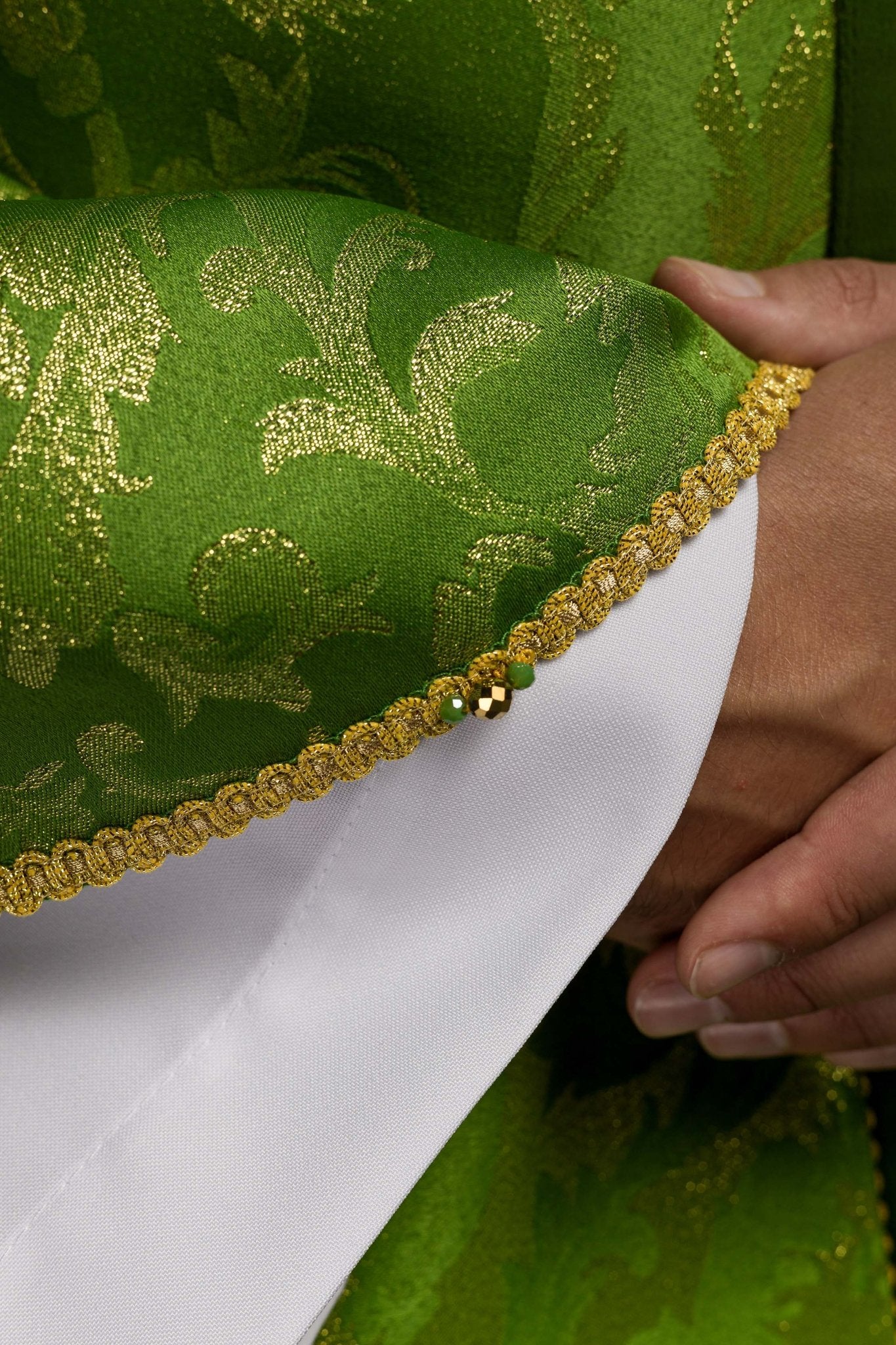 Ręcznie wykonany ornat z naturalnymi kamieniami Handmade 7003