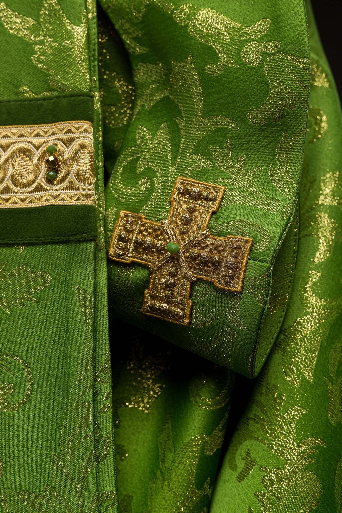 Ręcznie wykonany ornat z naturalnymi kamieniami Handmade 7003