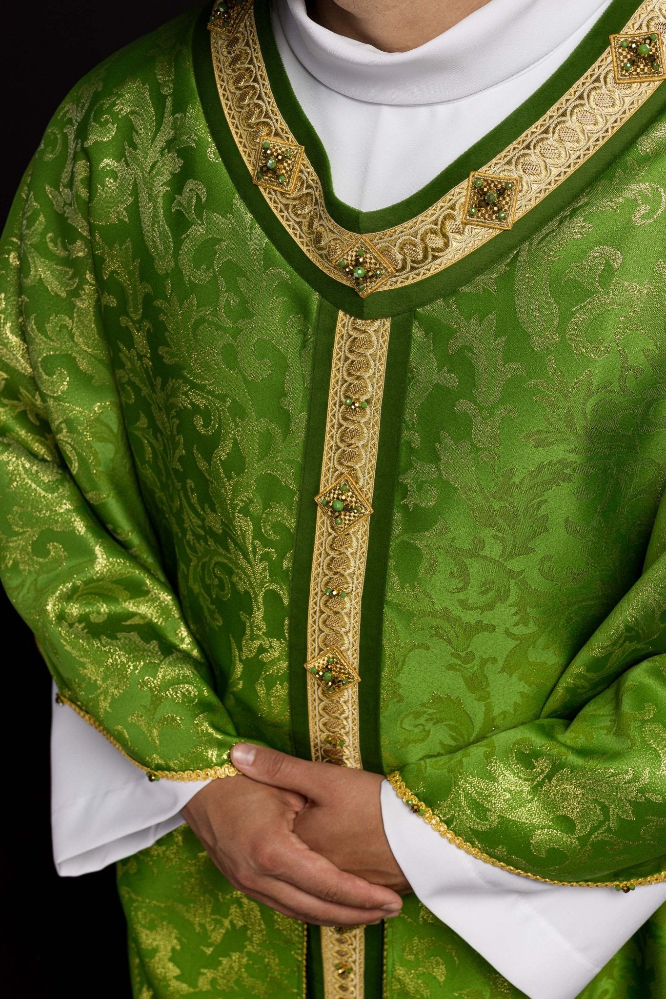 Ręcznie wykonany ornat z naturalnymi kamieniami Handmade 7003