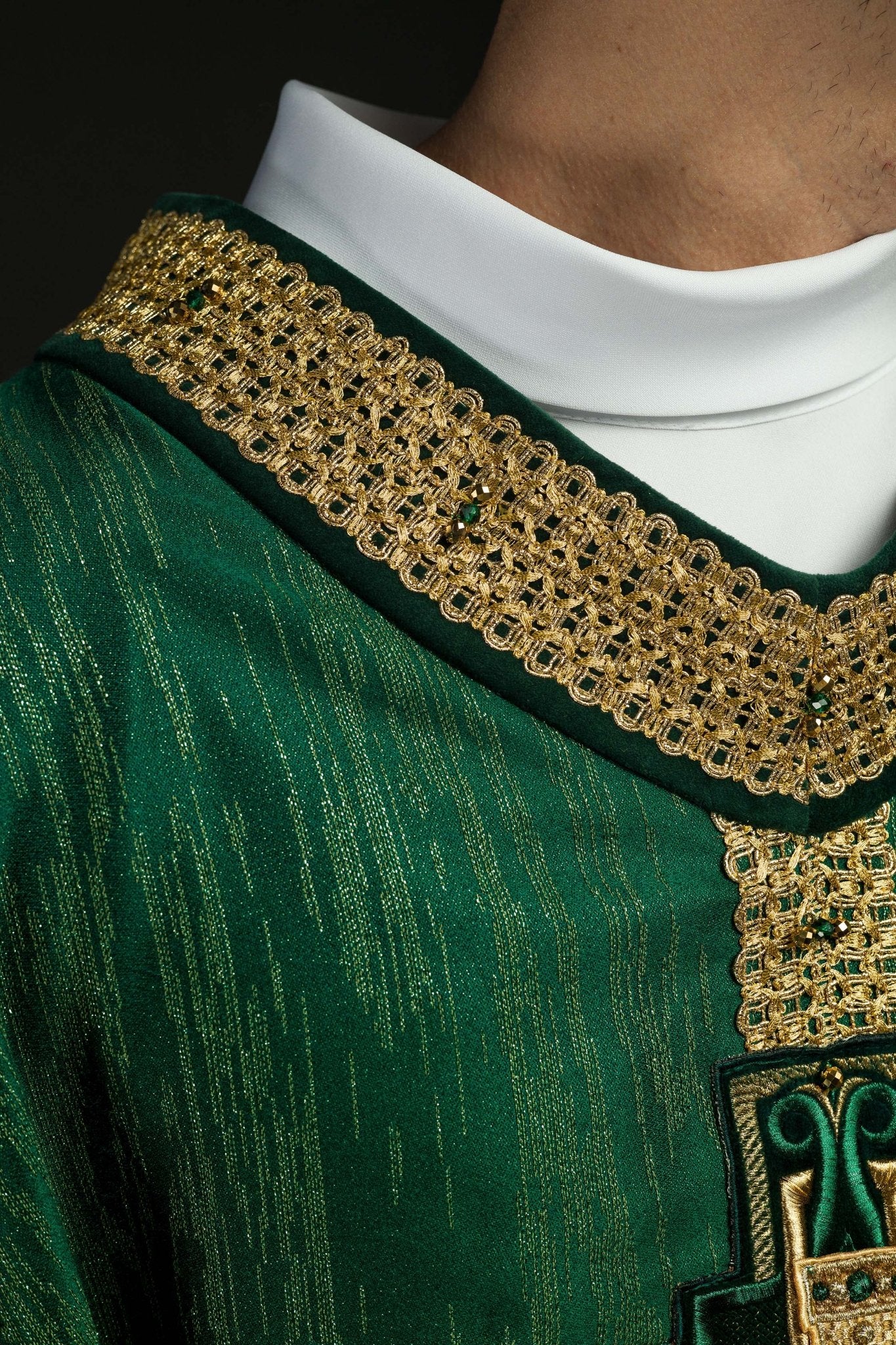 Ręcznie wykonany ornat z naturalnymi kamieniami Handmade 7015 Zielony