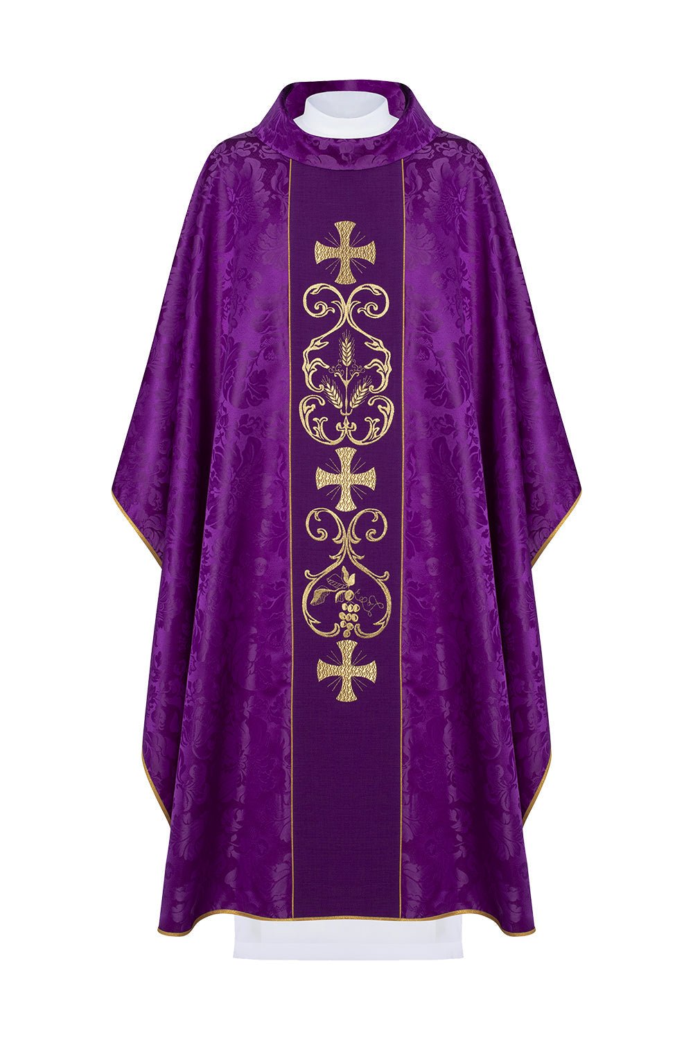 Fioletowy ornat liturgiczny zdobiony haftowanym pasem