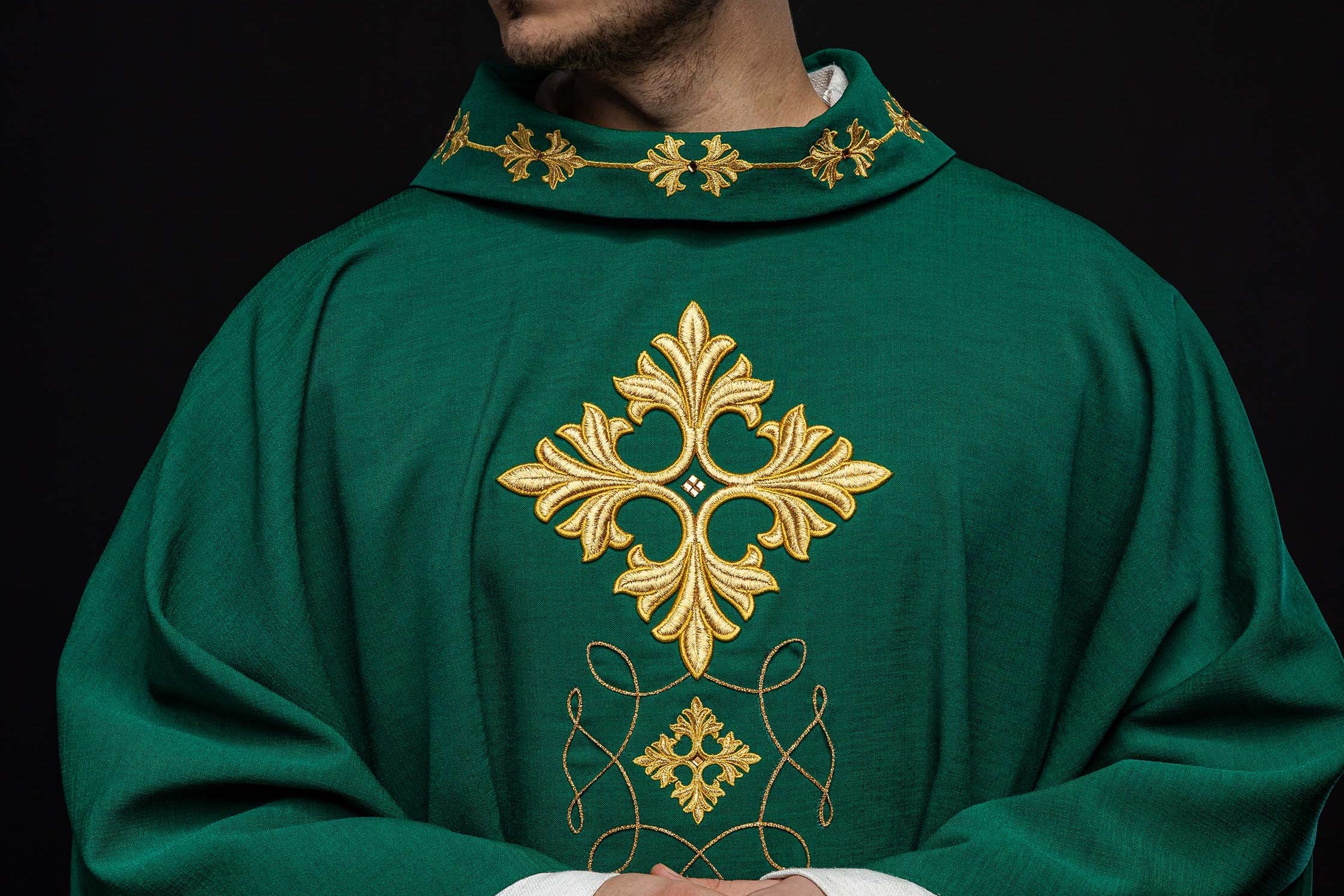 Jak odnawiać szaty liturgiczne – przeróbki i konserwacja