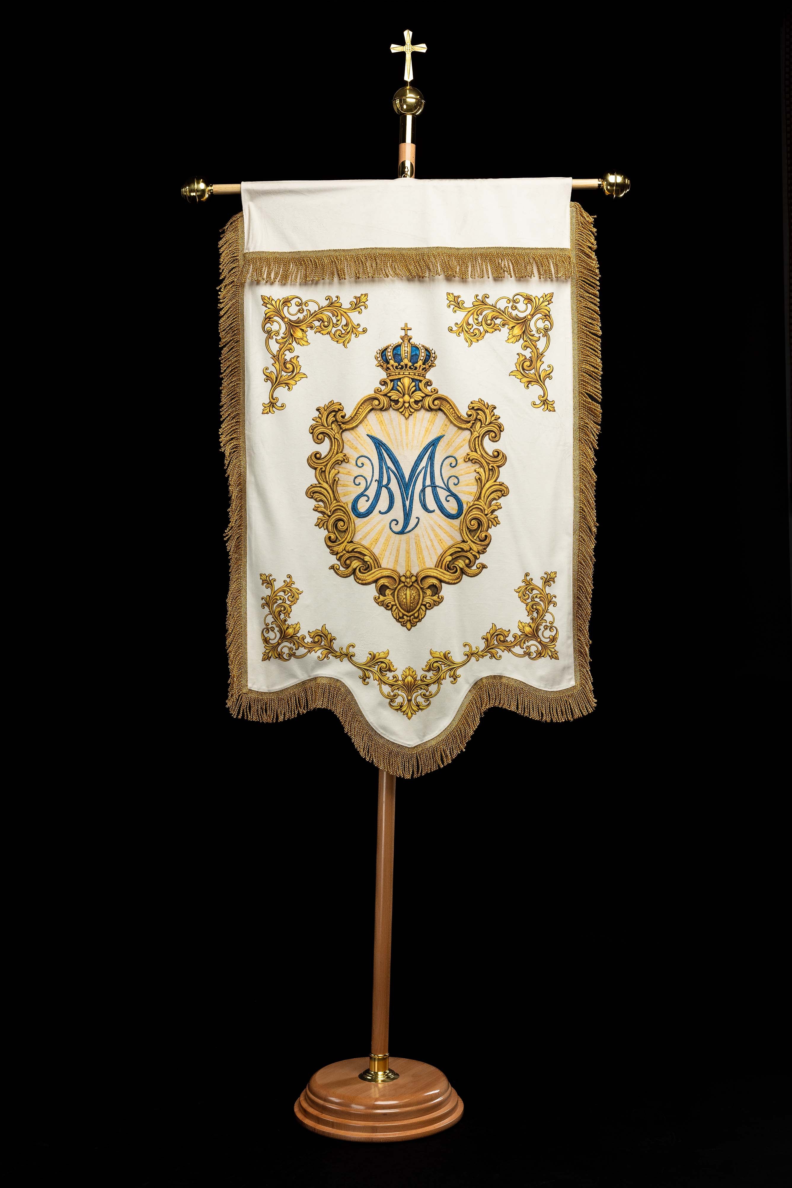 Chorągiew maryjna drukowana dwustronna z symbolem Serca i monogramem