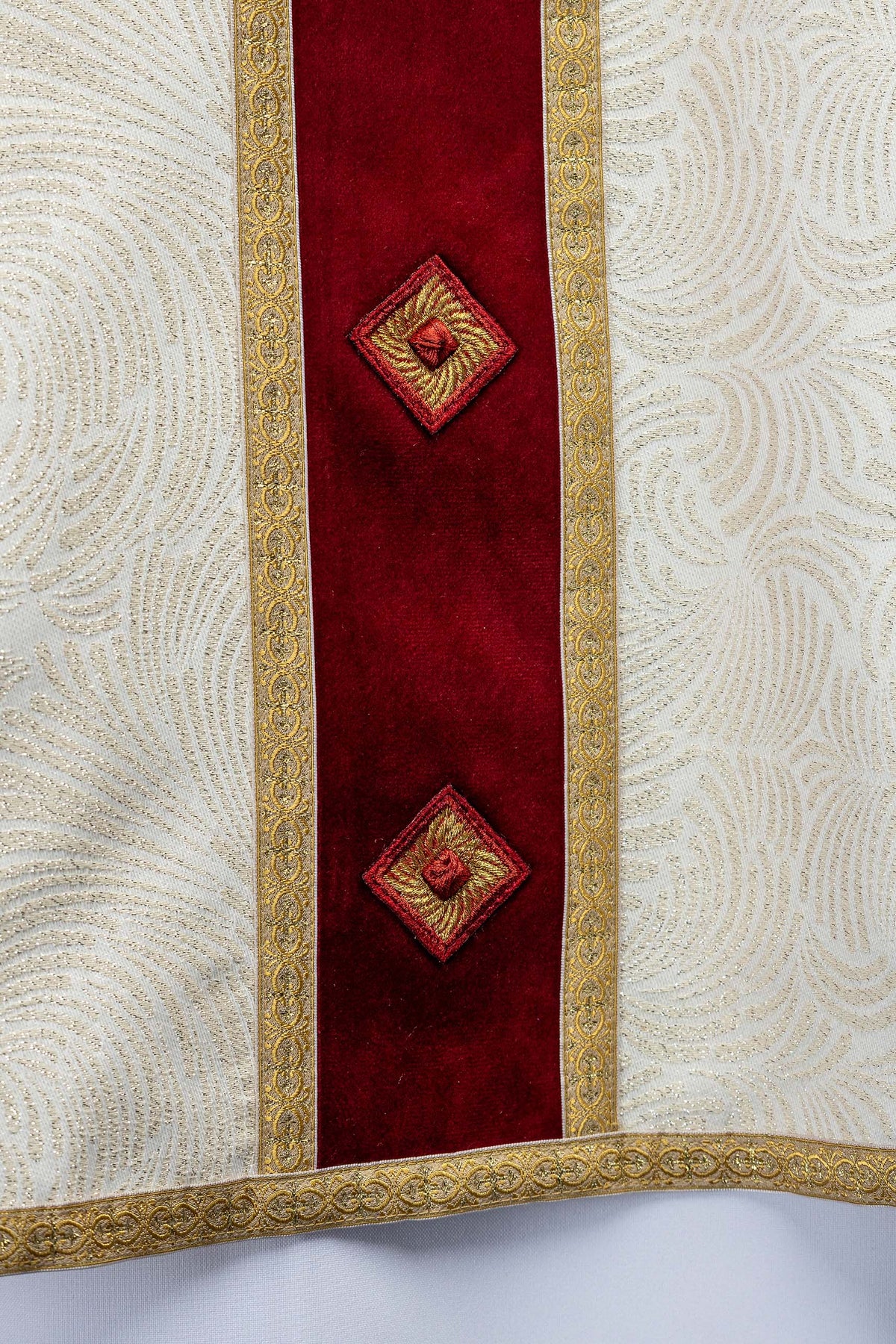 Ręcznie wykonany ornat z naturalnymi kamieniami Handmade 7012