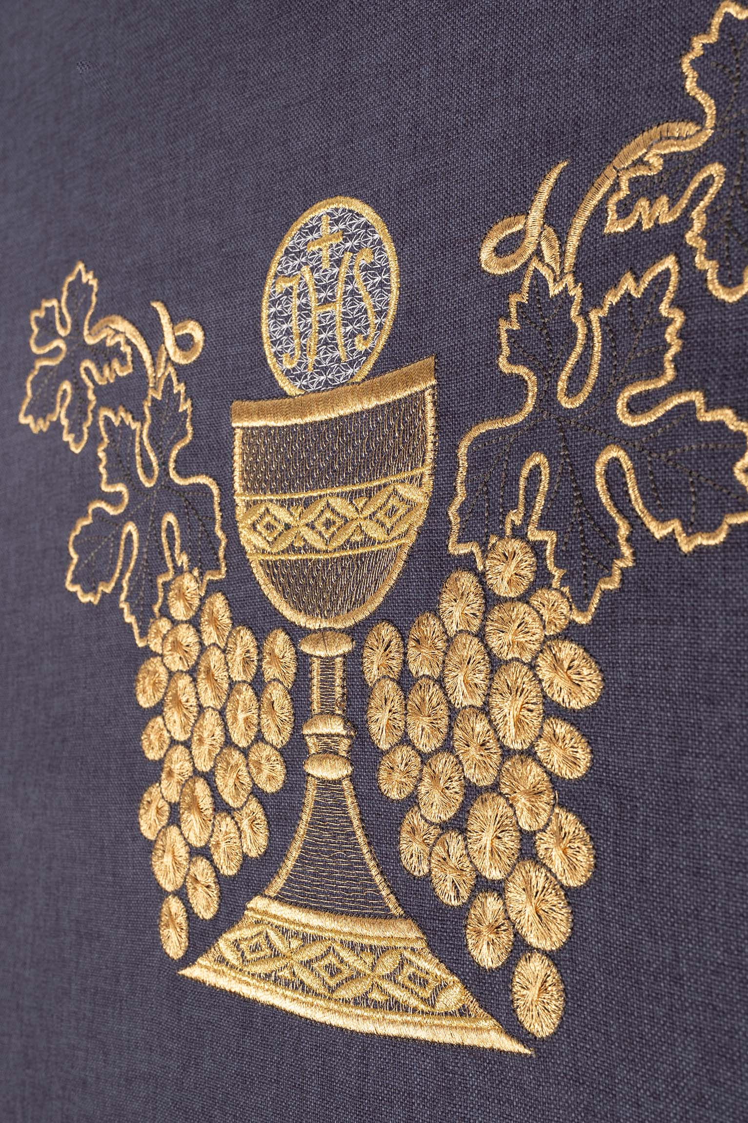 Ornat haftowany fioletowy Kielich i Winogrono - ORNATY.PL