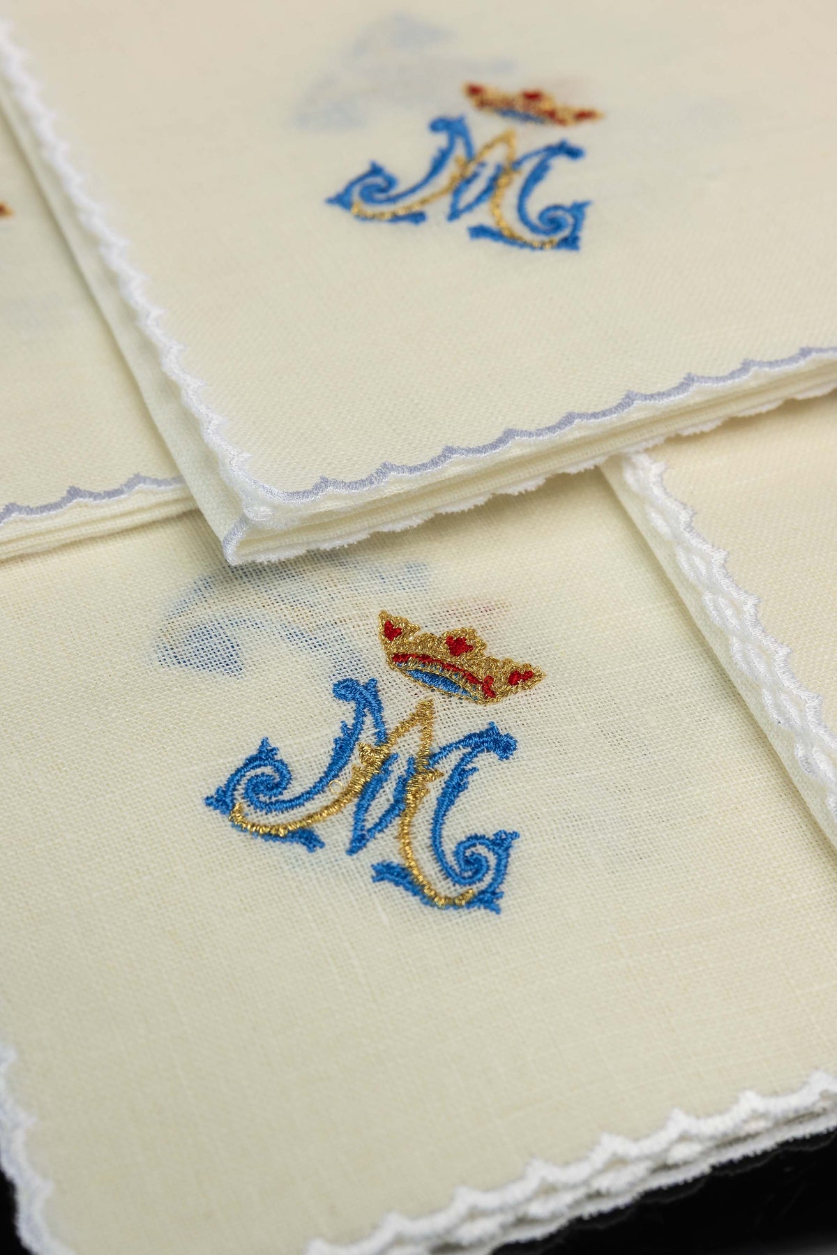Zestaw 5 sztuk lnianego Korporału liturgicznego z haftem maryjnym