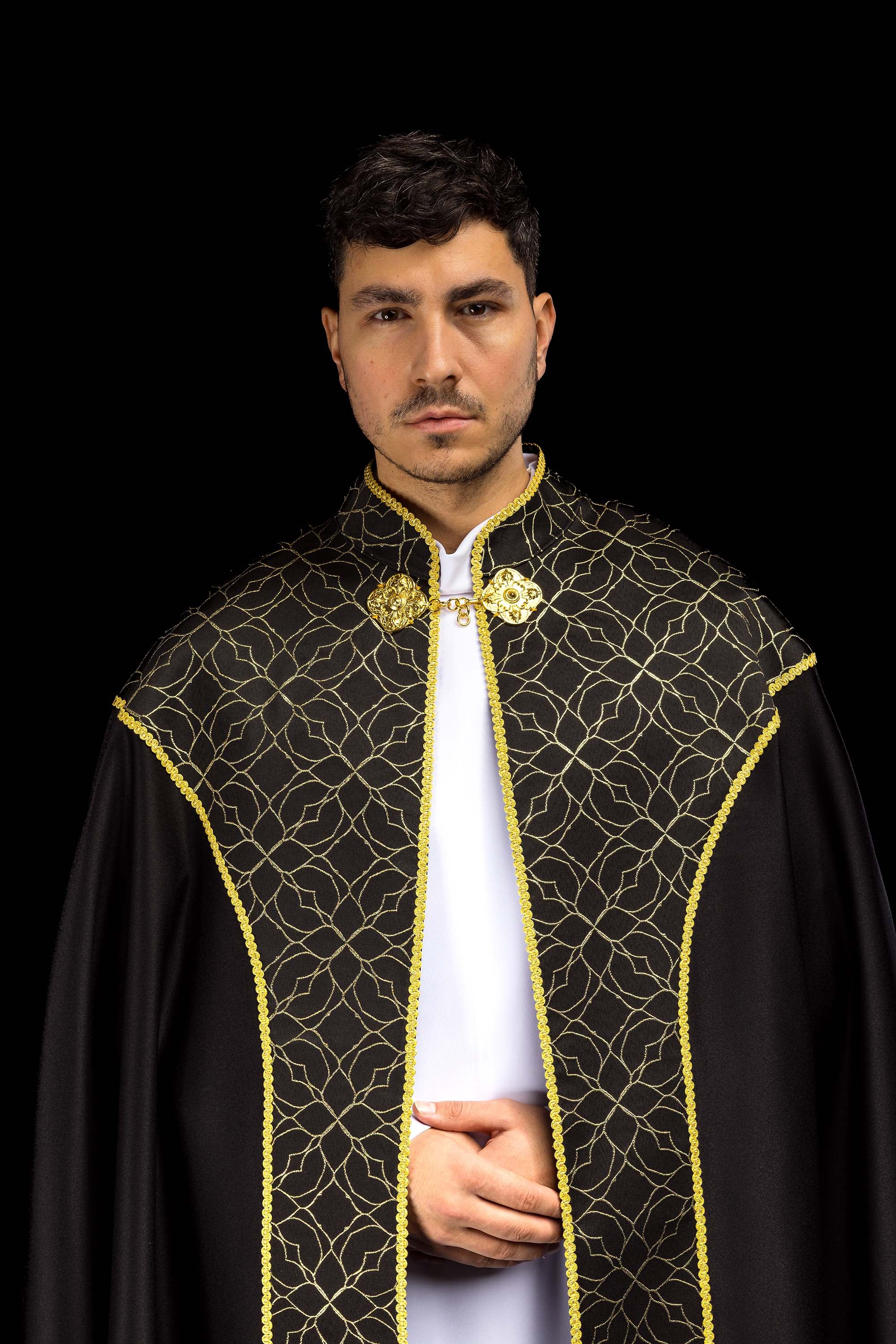 Kapa haftowana ozdobiona tkanina żakardowa czarna