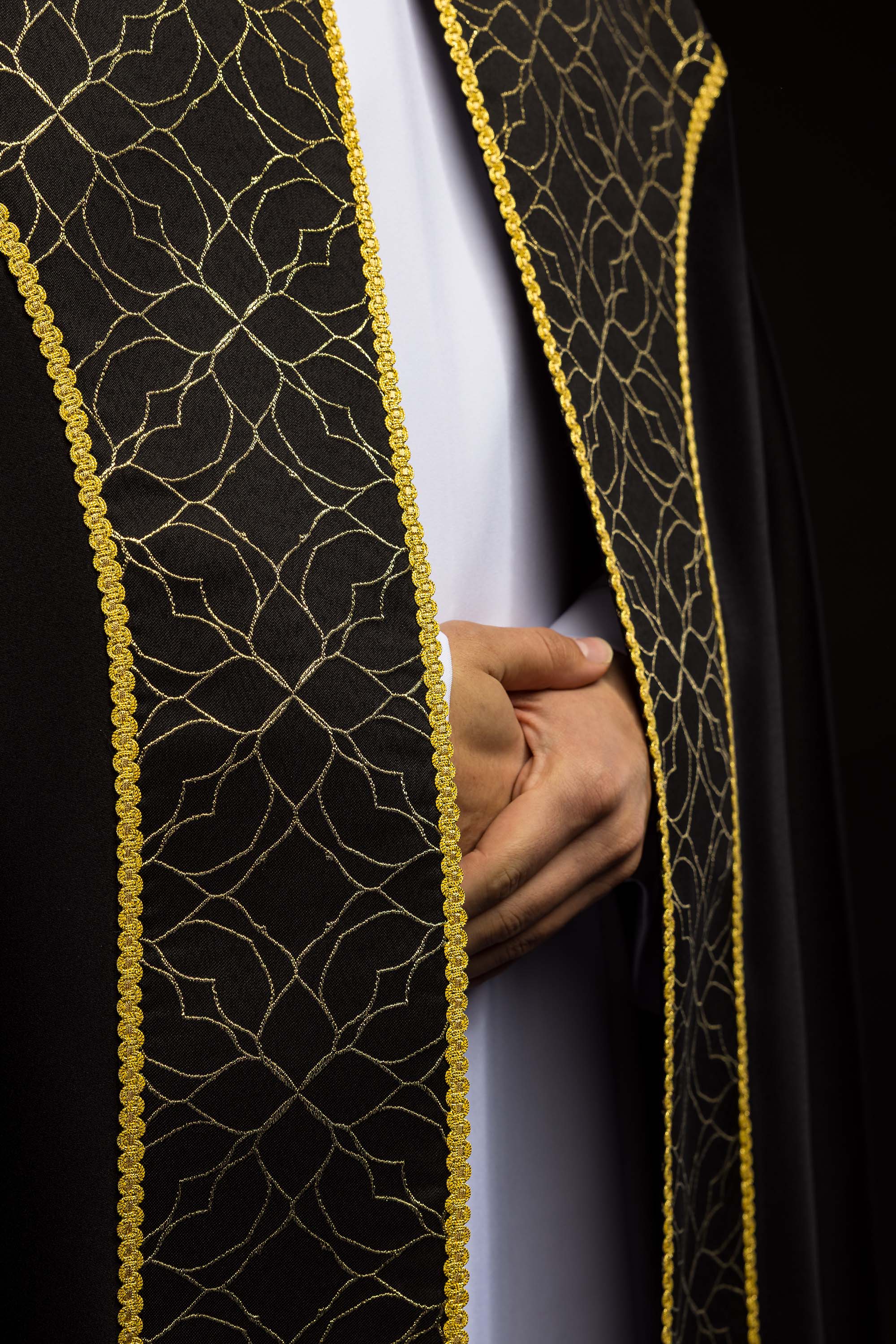 Kapa haftowana ozdobiona tkanina żakardowa czarna