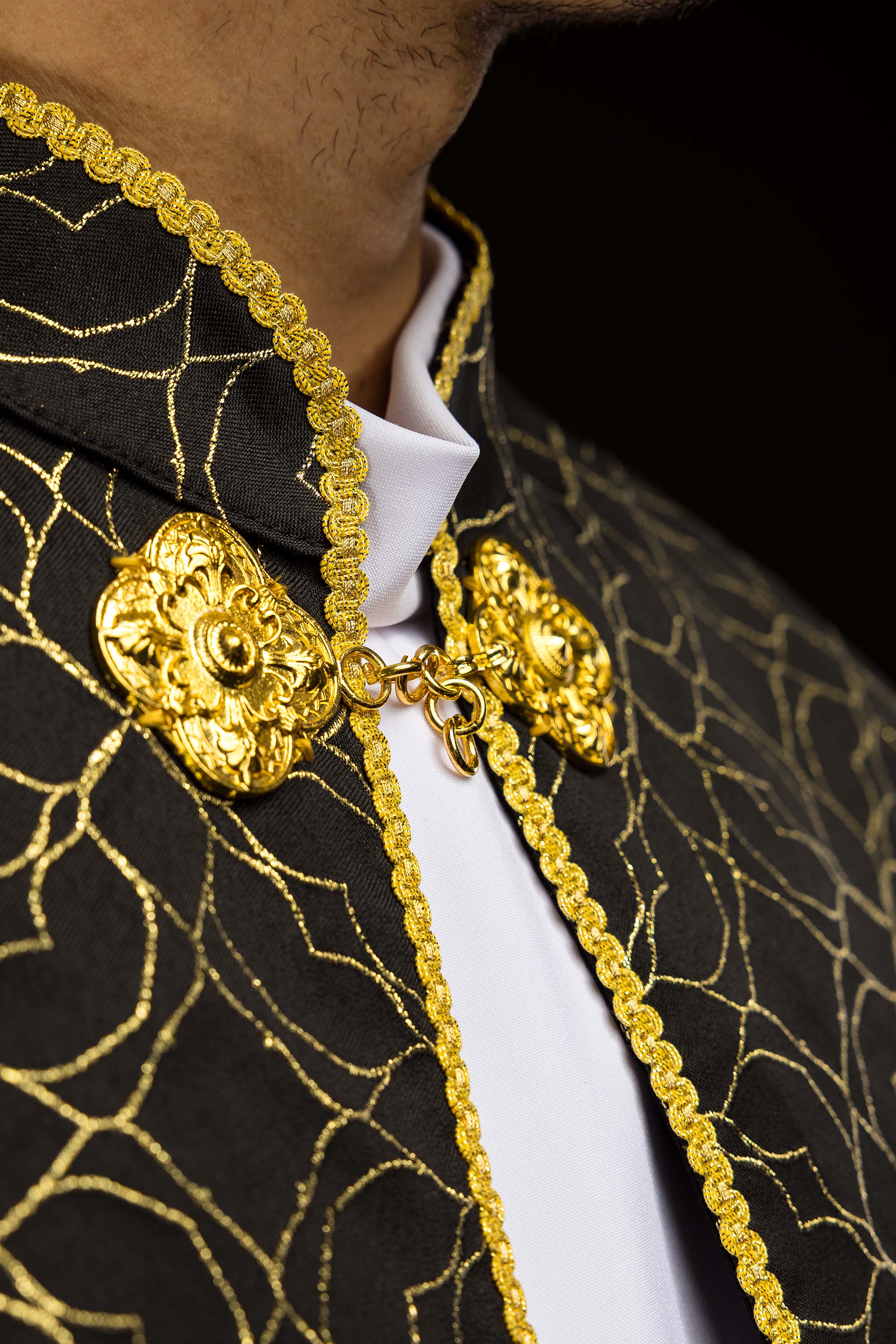 Kapa haftowana ozdobiona tkanina żakardowa czarna