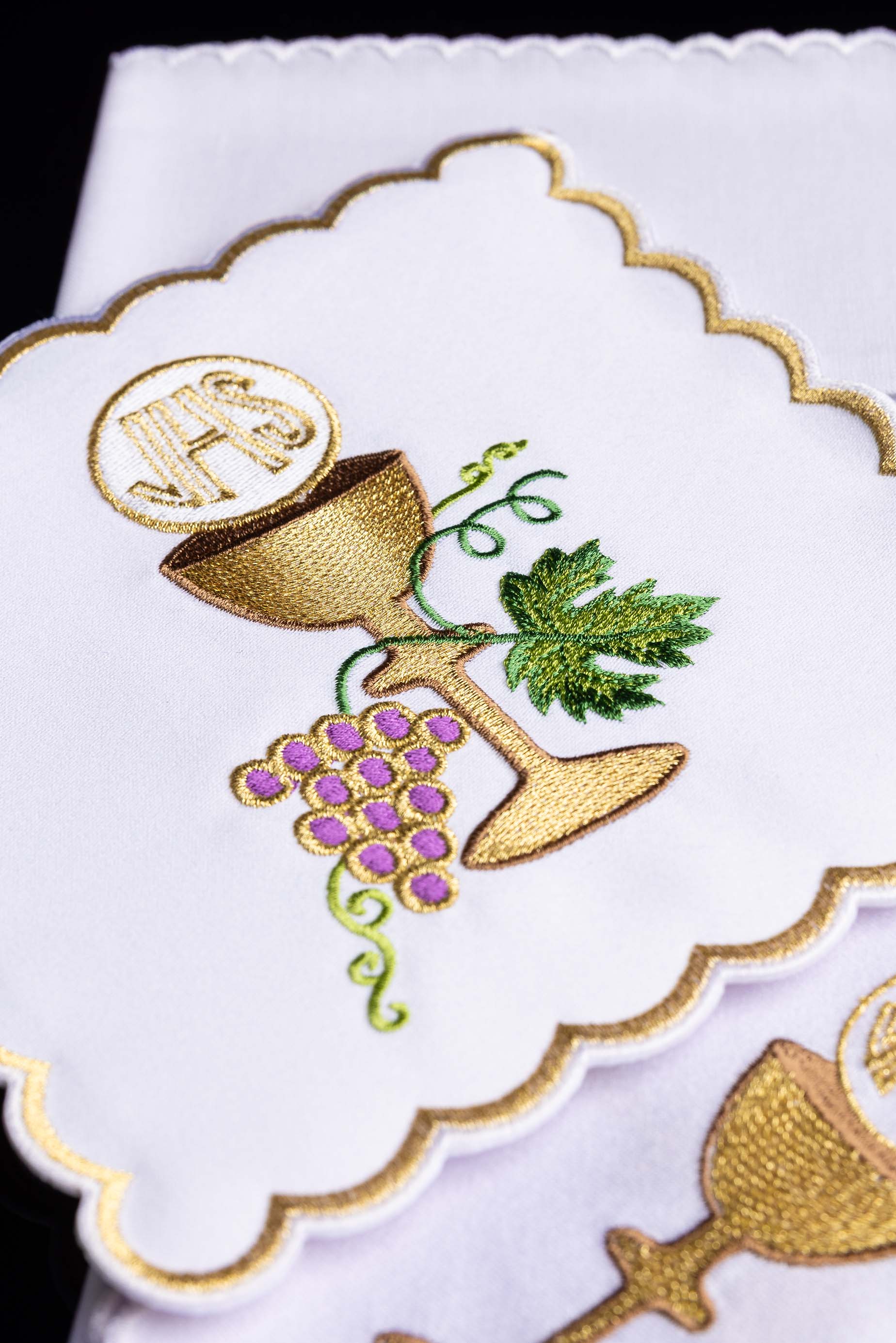 Bielizna kielichowa haftowana z motywem kielicha - ORNATY.PL