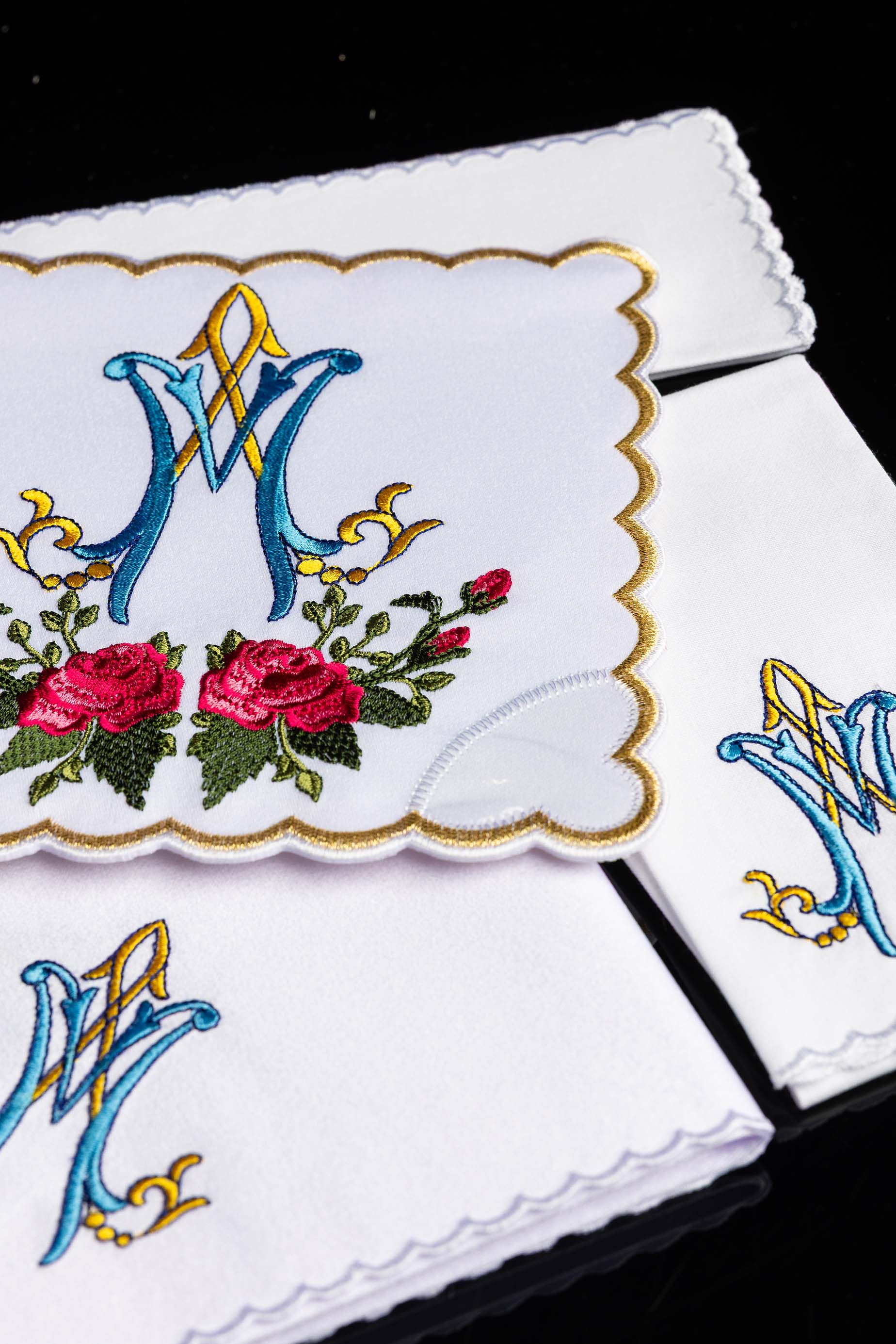 Bielizna kielichowa z kolorowym haftem maryjnym - ORNATY.PL