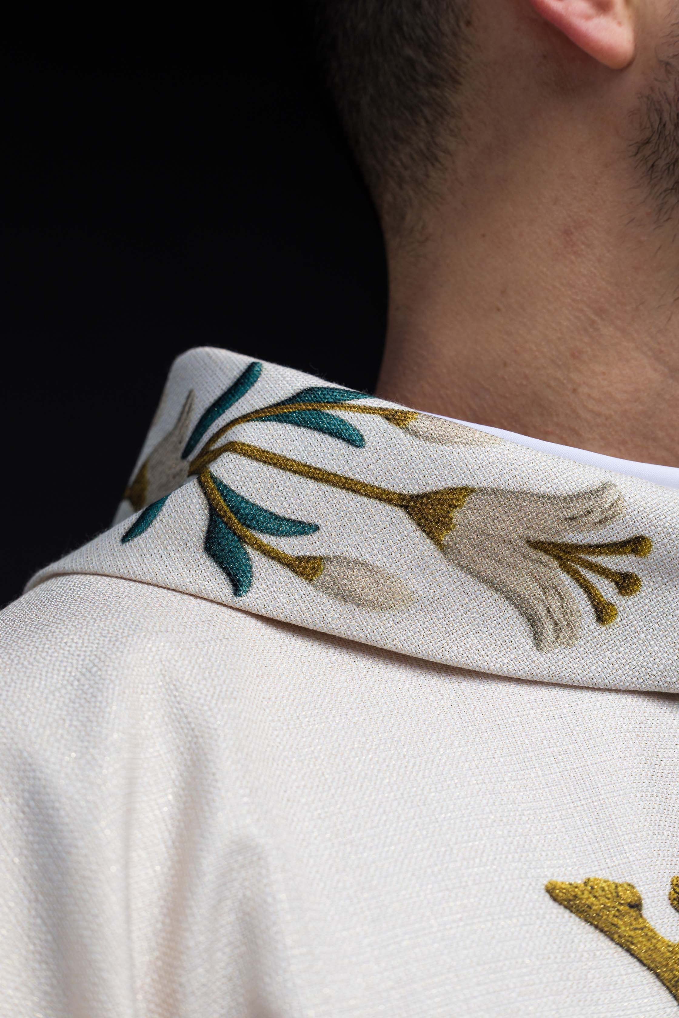 Ornat Maryjny drukowany ze wzorem lilii i monogramem ecru