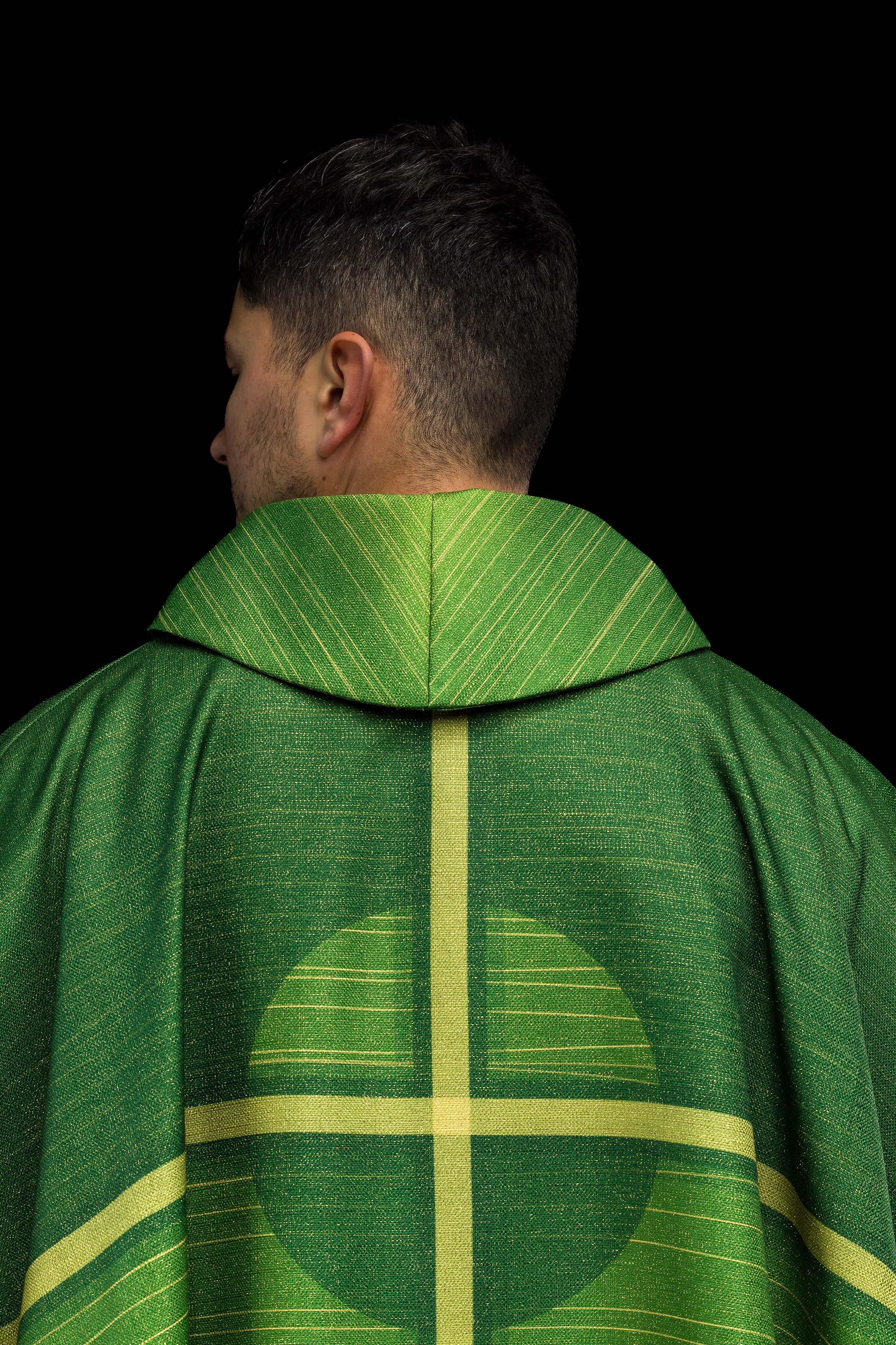 Ornat drukowany zielony z motywem krzyża