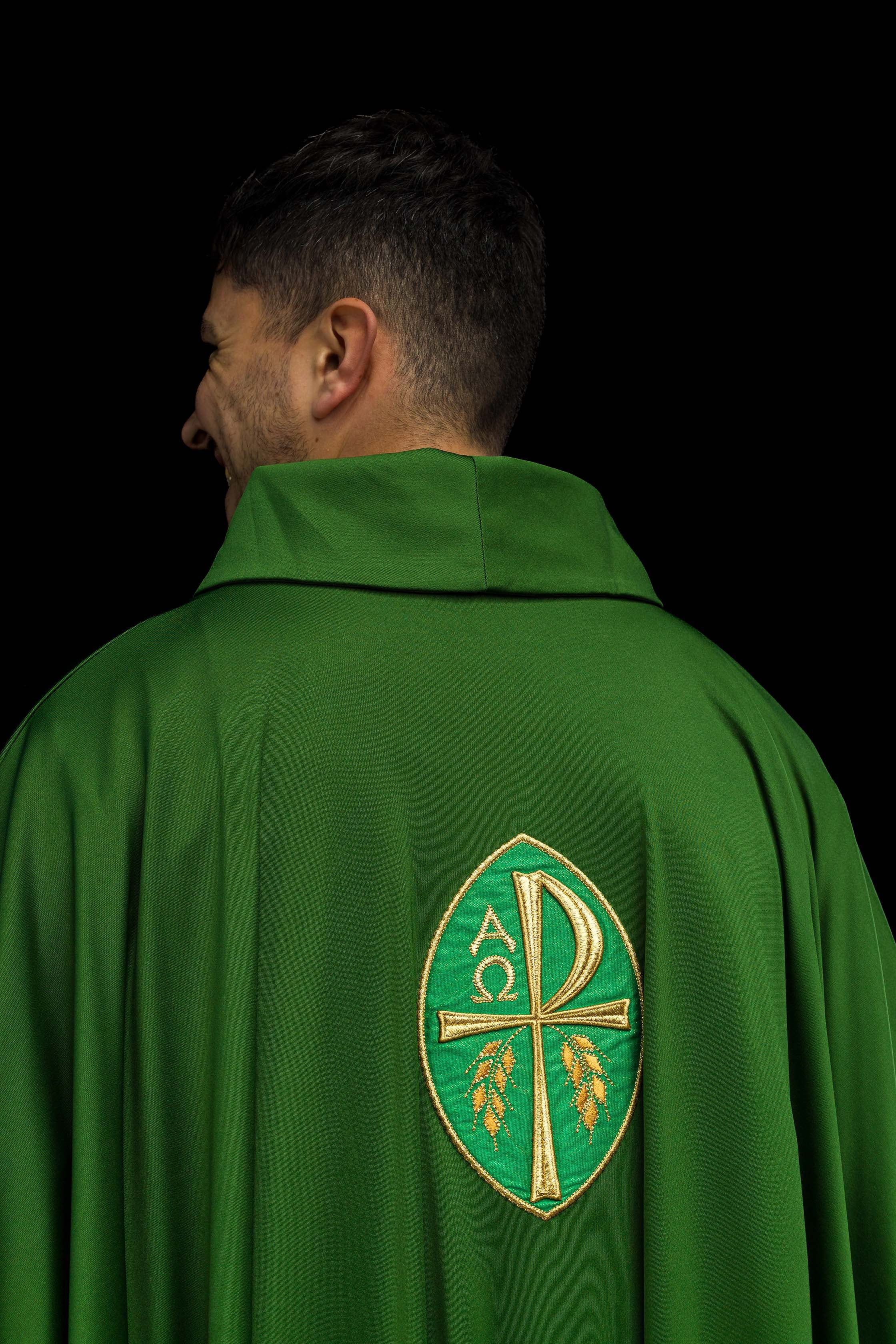 Ornat haftowany Krzyż zielony lekka dzianina SACROLITE