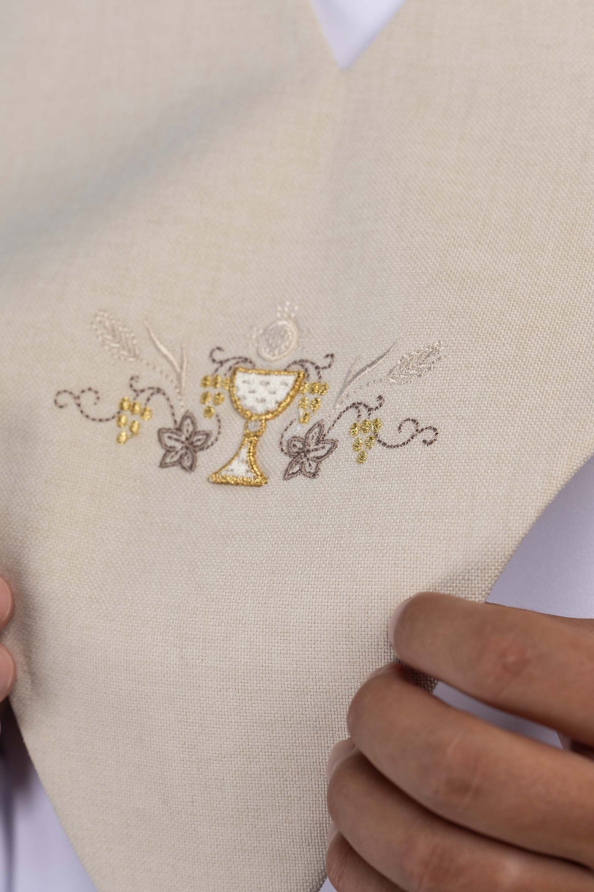 Paliusz lektorski z haftem kielicha eucharystycznego ecru