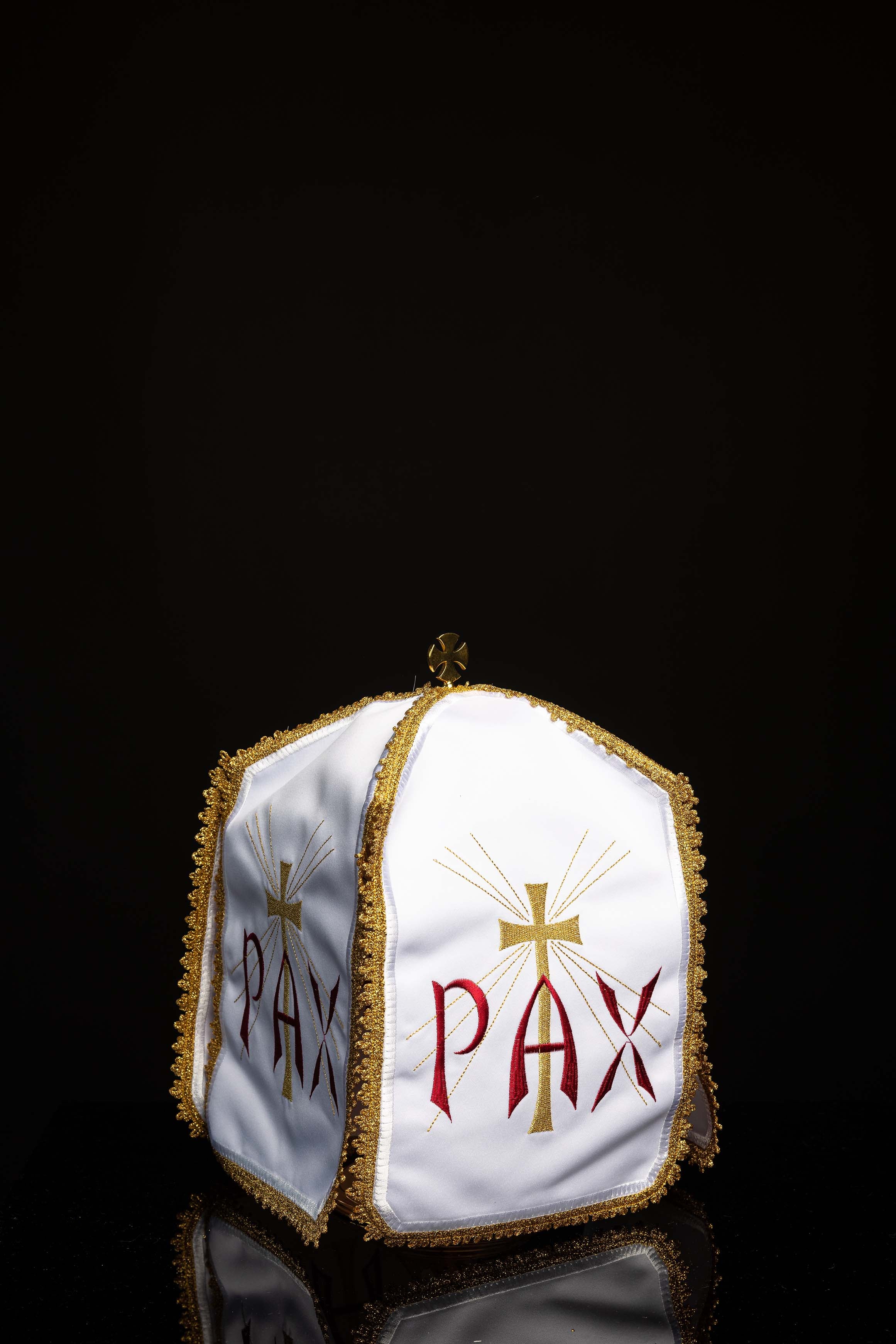Welon na puszkę z haftem Pax