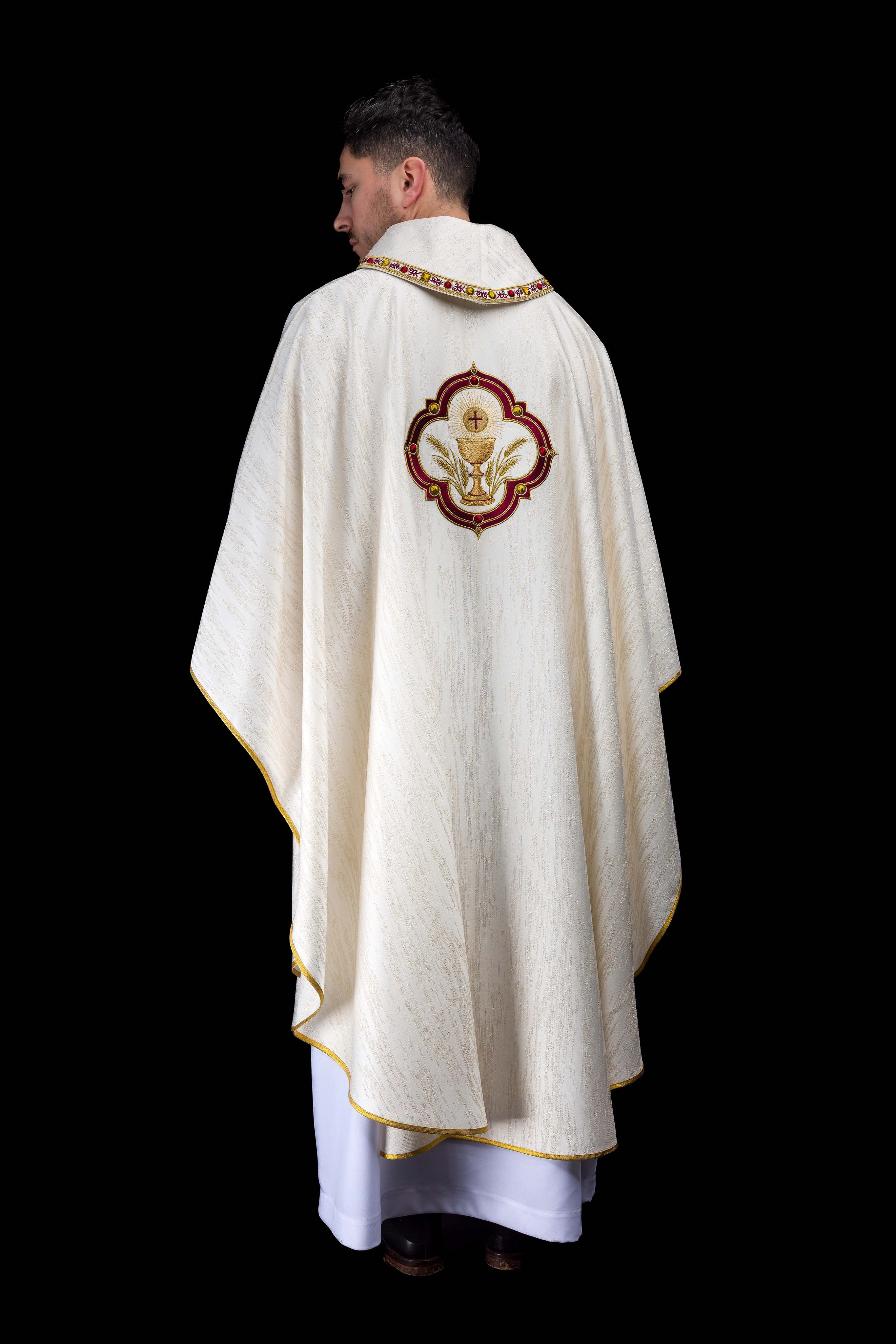 Ornat haftowany z wizerunkiem Serca Pana Jezusa i Kielicha eucharystycznego - ORNATY.PL