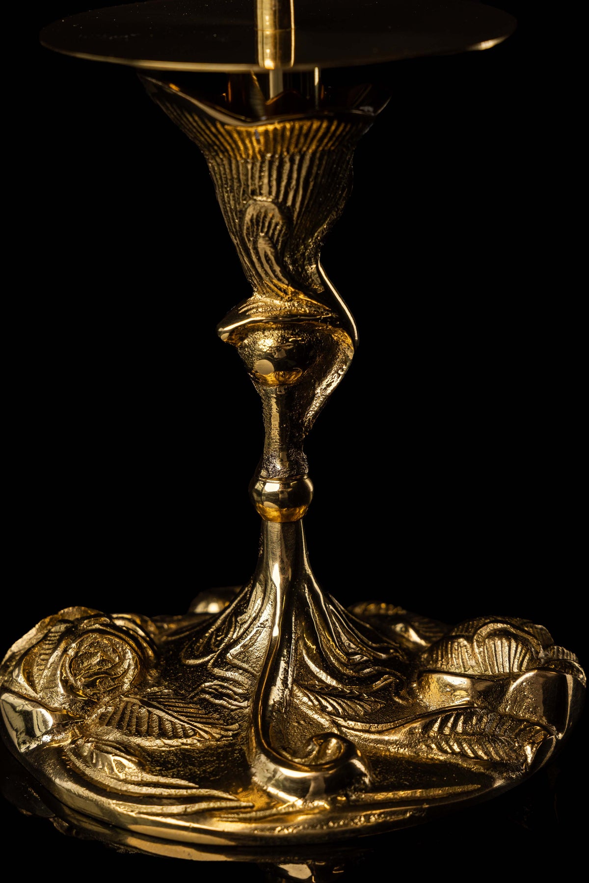 Mosiężny lichtarz liturgiczny