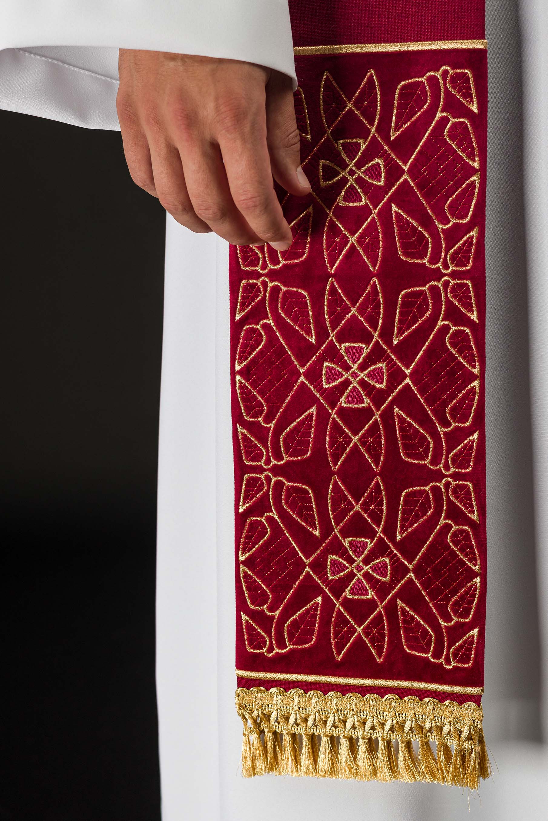 Stuła haftowana aksamitna z motywem IHS czerwona - ORNATY.PL