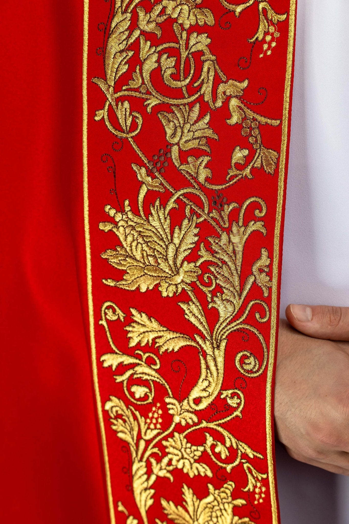 Kapa liturgiczna haftowana Kielich czerwona