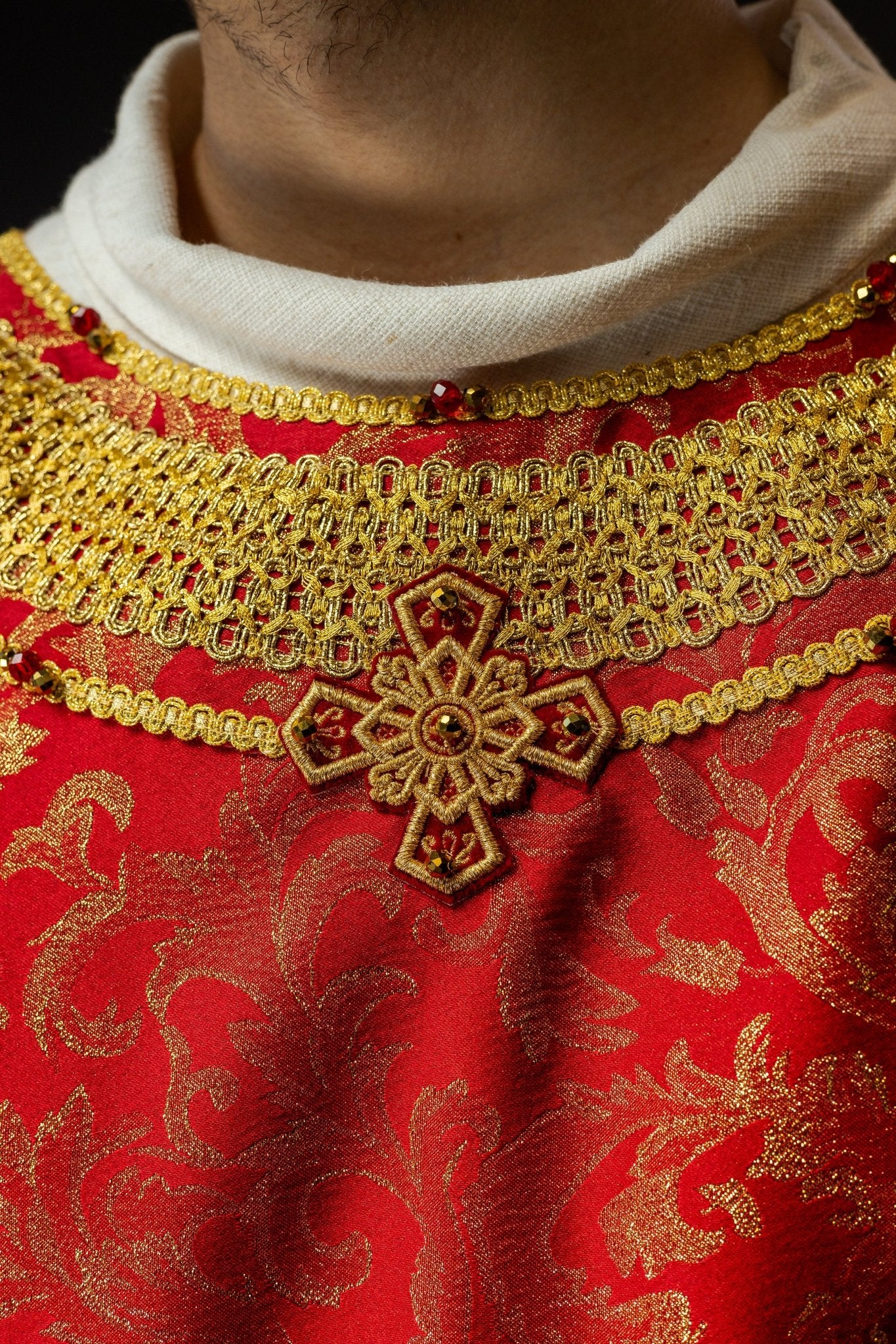 Ręcznie wykonany ornat z naturalnymi kamieniami Handmade 7010 Czerwony